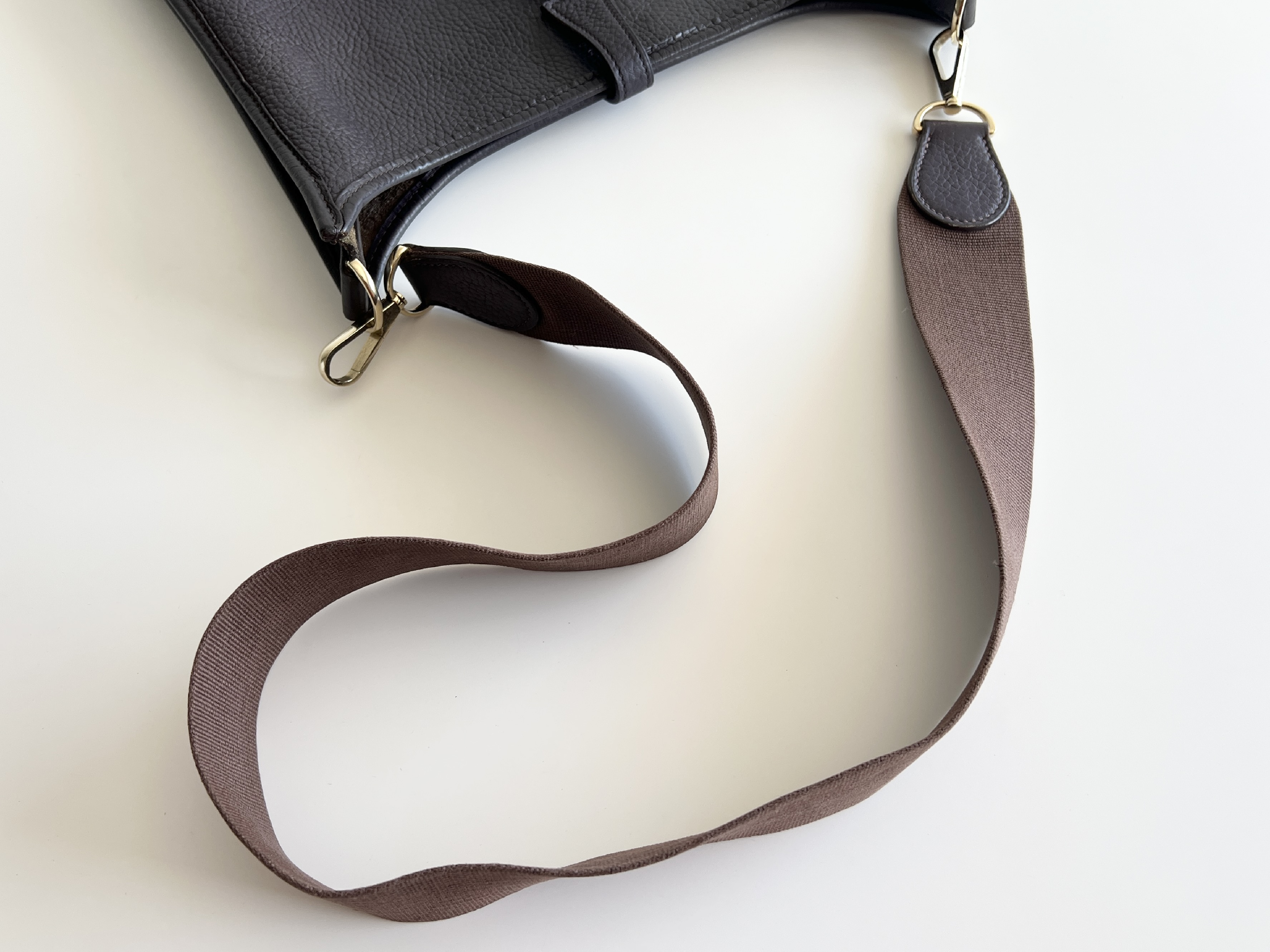 Evelyne 1 PM ( I stamp) Taurillon Clemence Leather Shoulder Bag, One-Shoulder Bag, Shoulder Bag — view 5