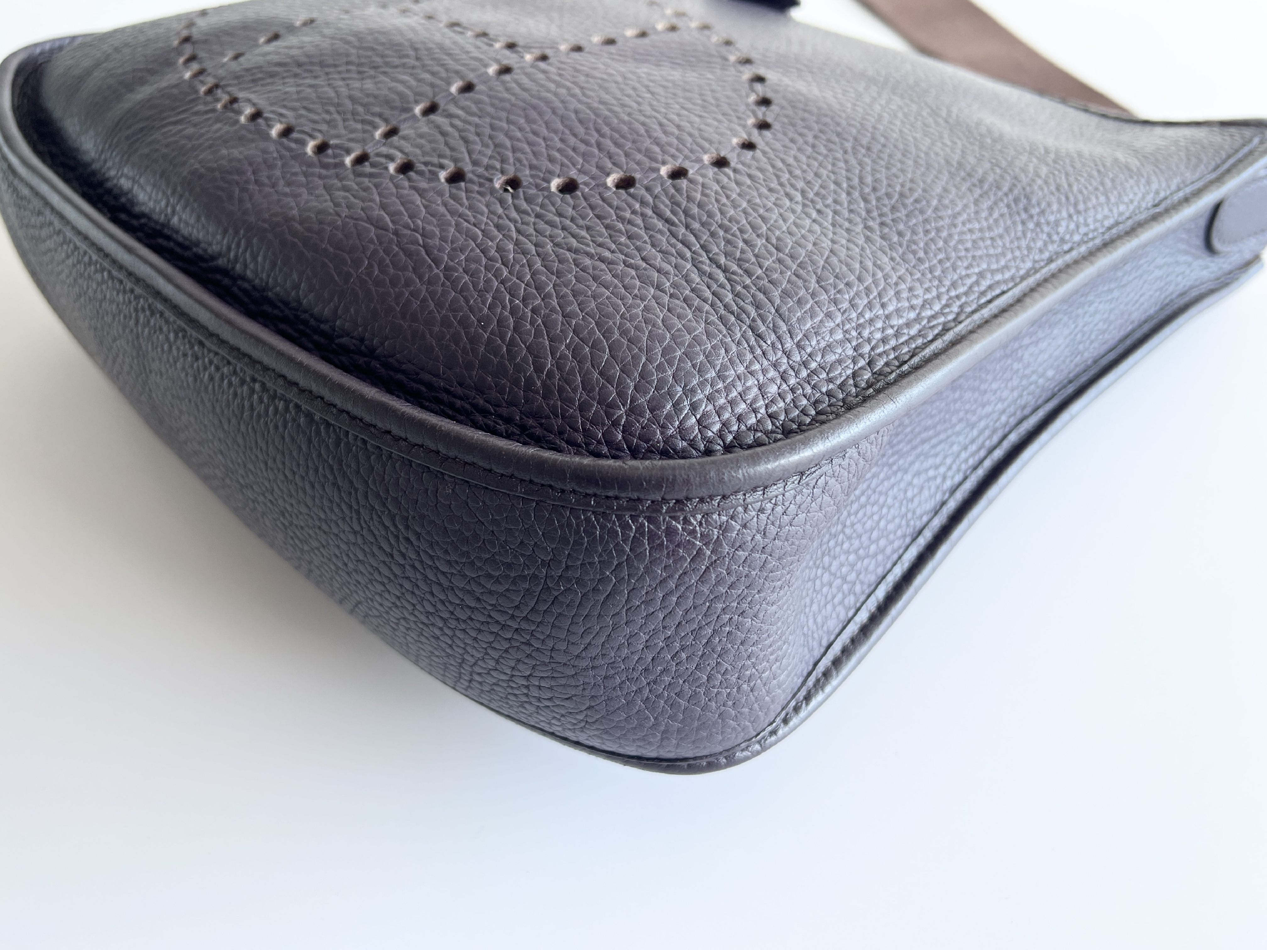 Evelyne 1 PM ( I stamp) Taurillon Clemence Leather Shoulder Bag, One-Shoulder Bag, Shoulder Bag — view 10