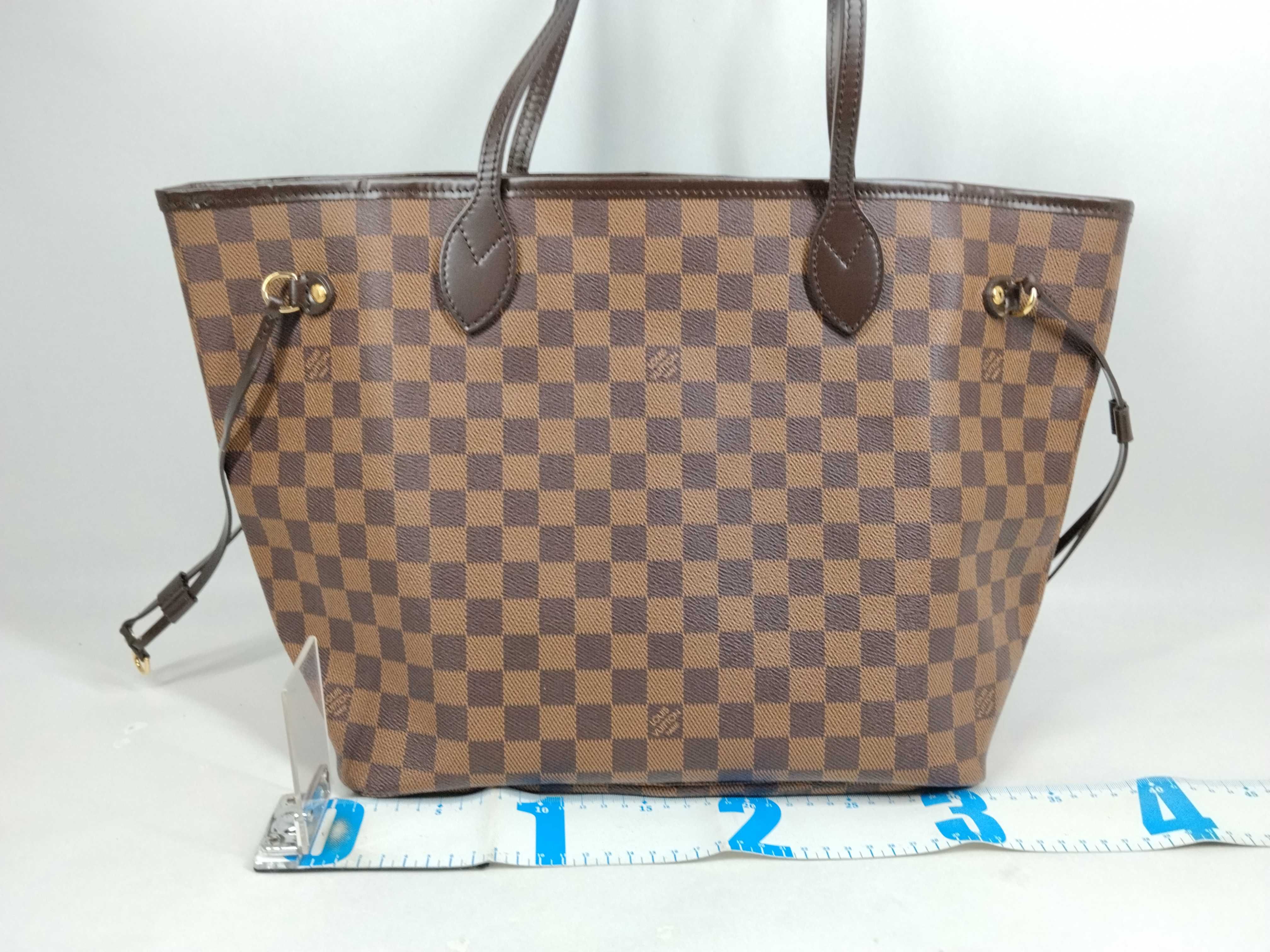 Damier Neverfull MM Tote Bag — view 2