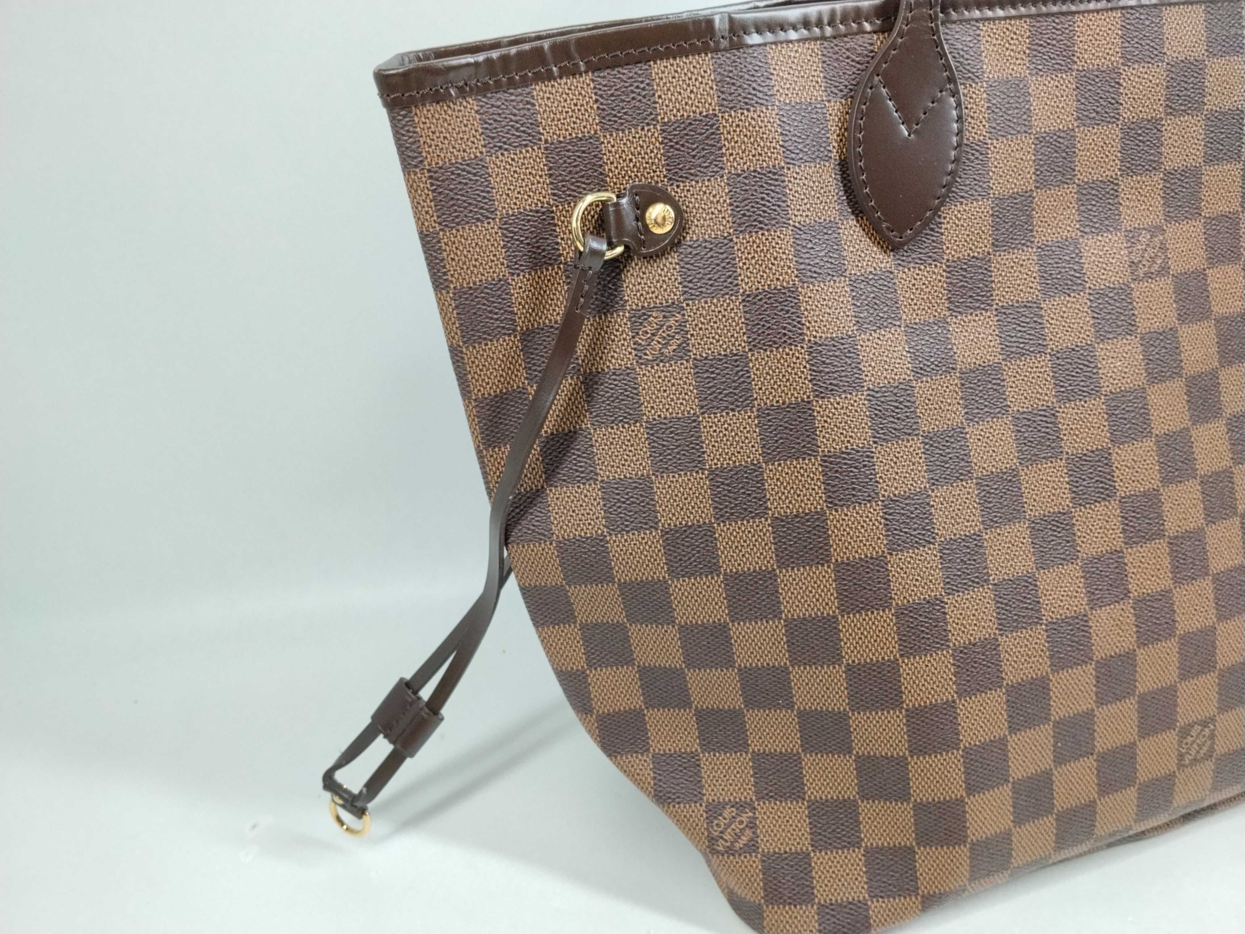 Damier Neverfull MM Tote Bag — view 5