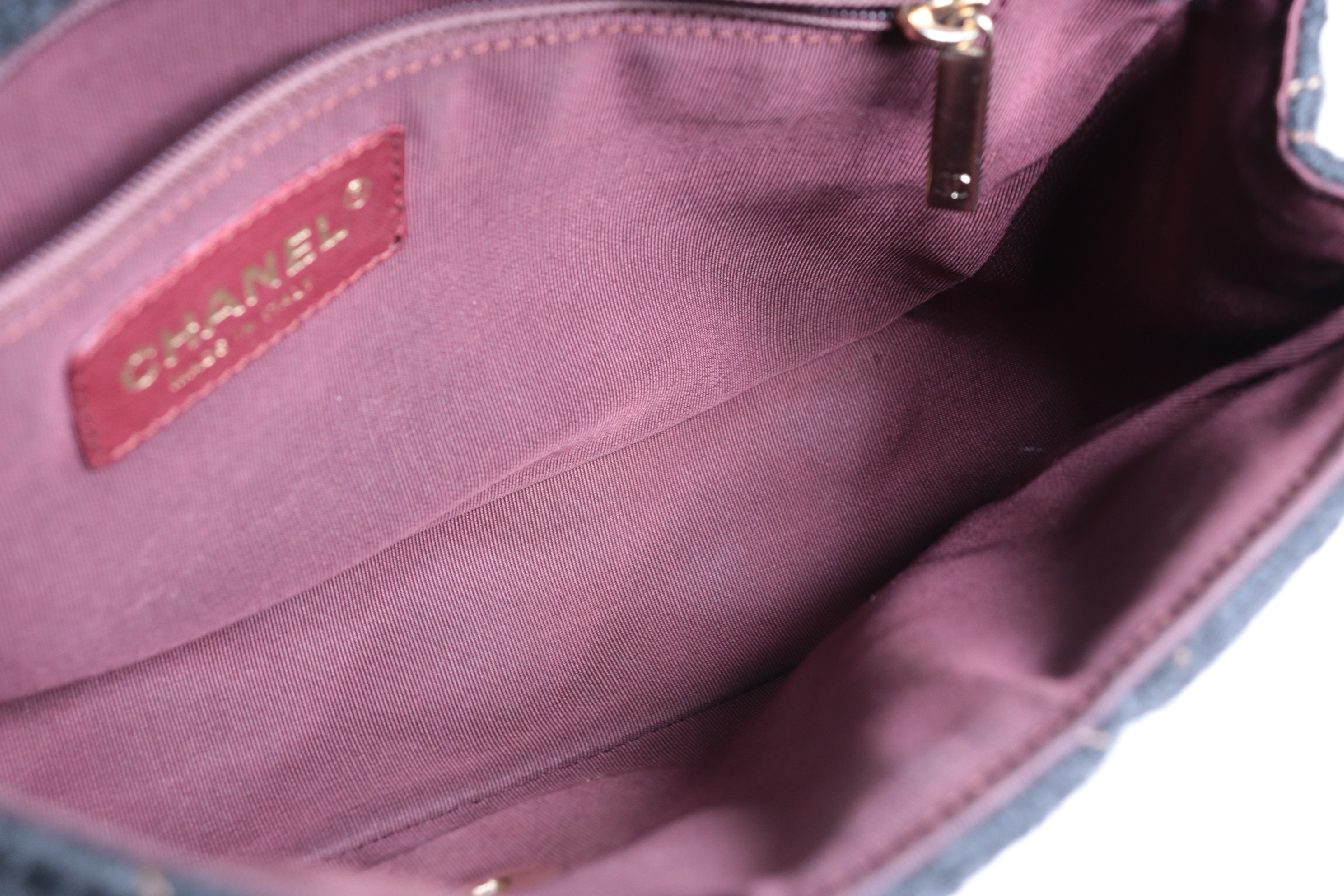 Turnlock Wool Chain Shoulder Bag, Gray, Series 10 (Shoulder Bag) — view 10