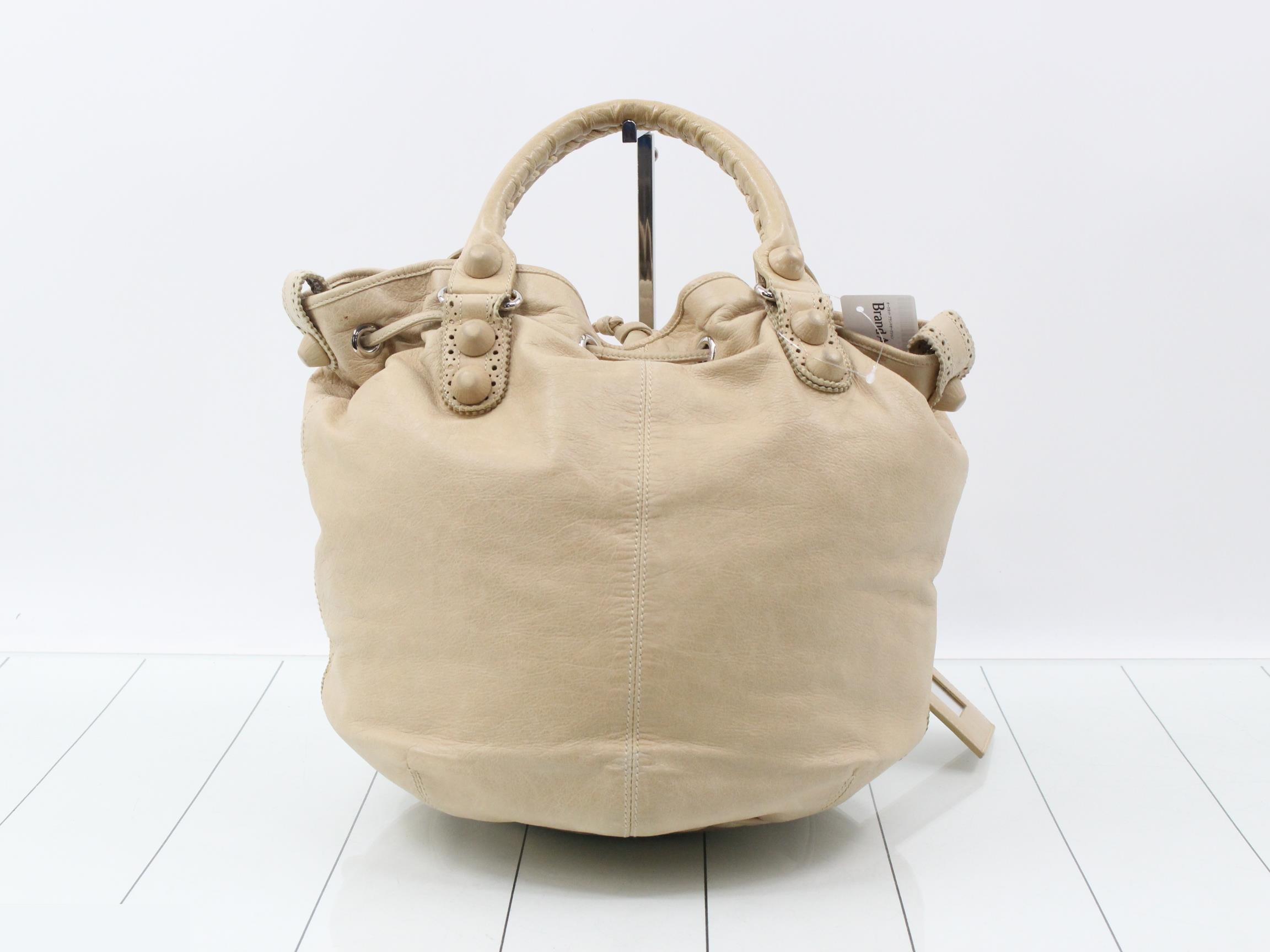 Classic (Bag) - Handbag — view 2