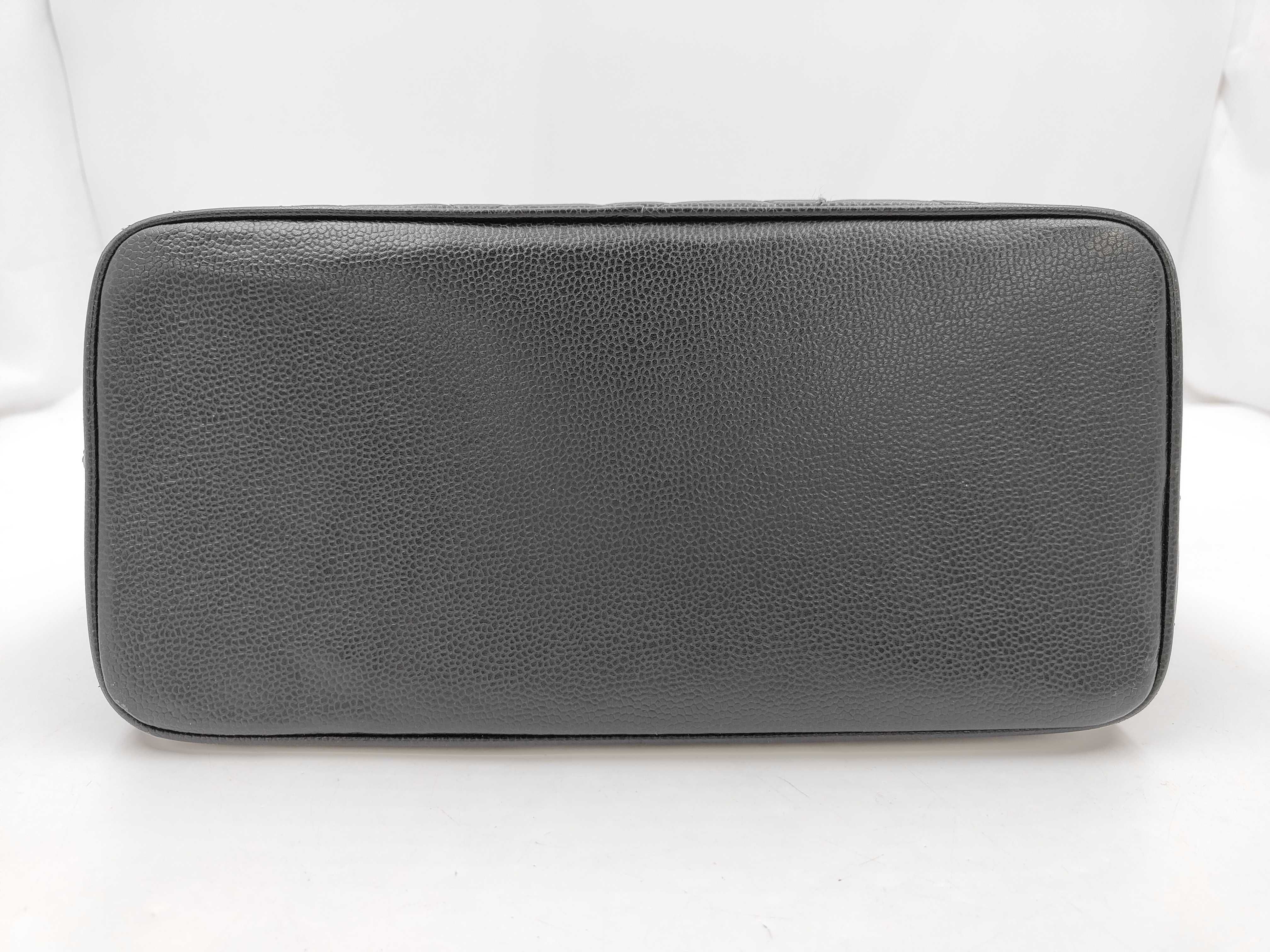 Matelassé Reissue Tote Bag, Caviar Leather, with original seal, 10411989, Black Handbag — view 7