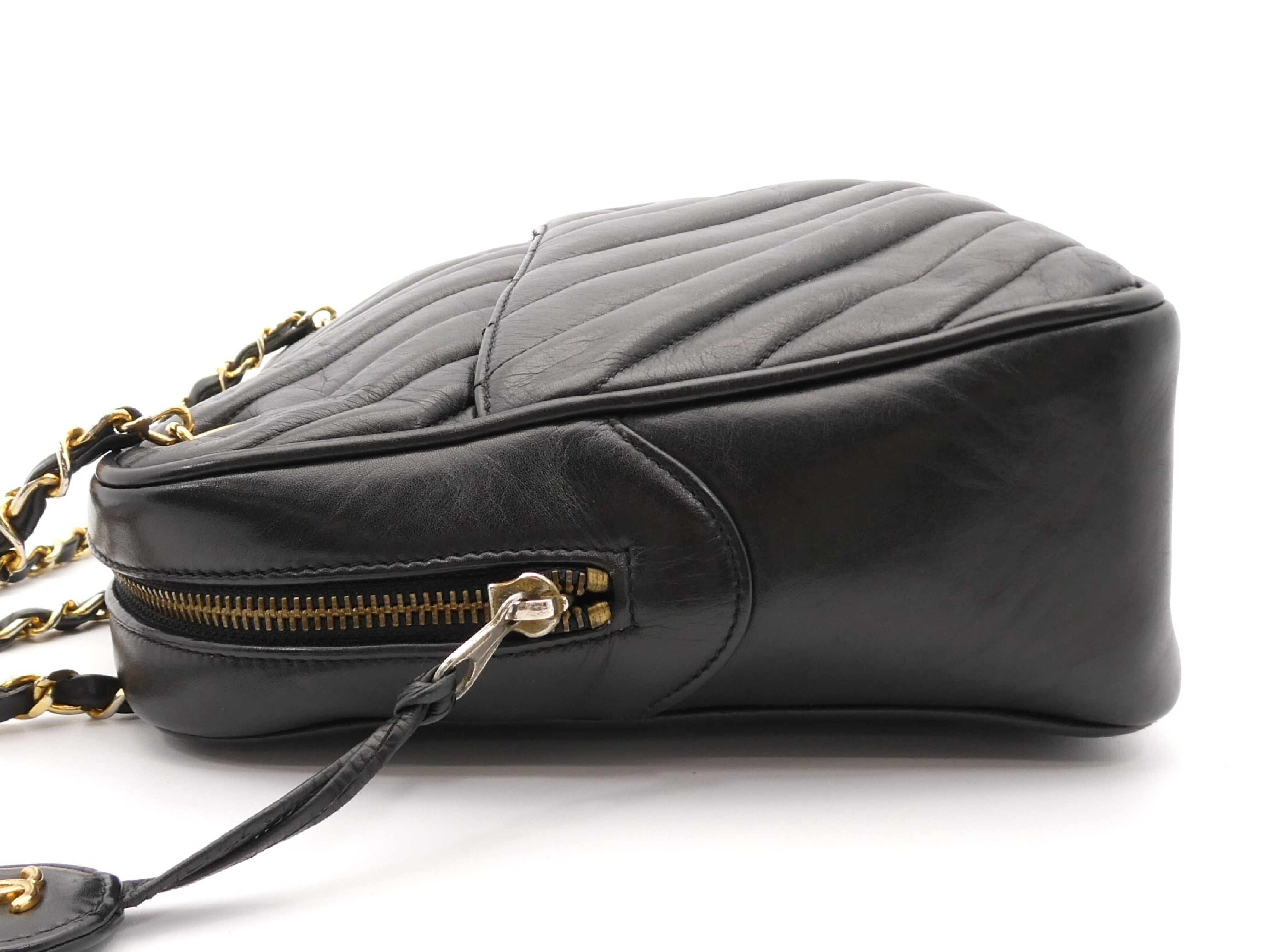 Chevron V-stitch Coco Mark Chain Shoulder Bag — view 3