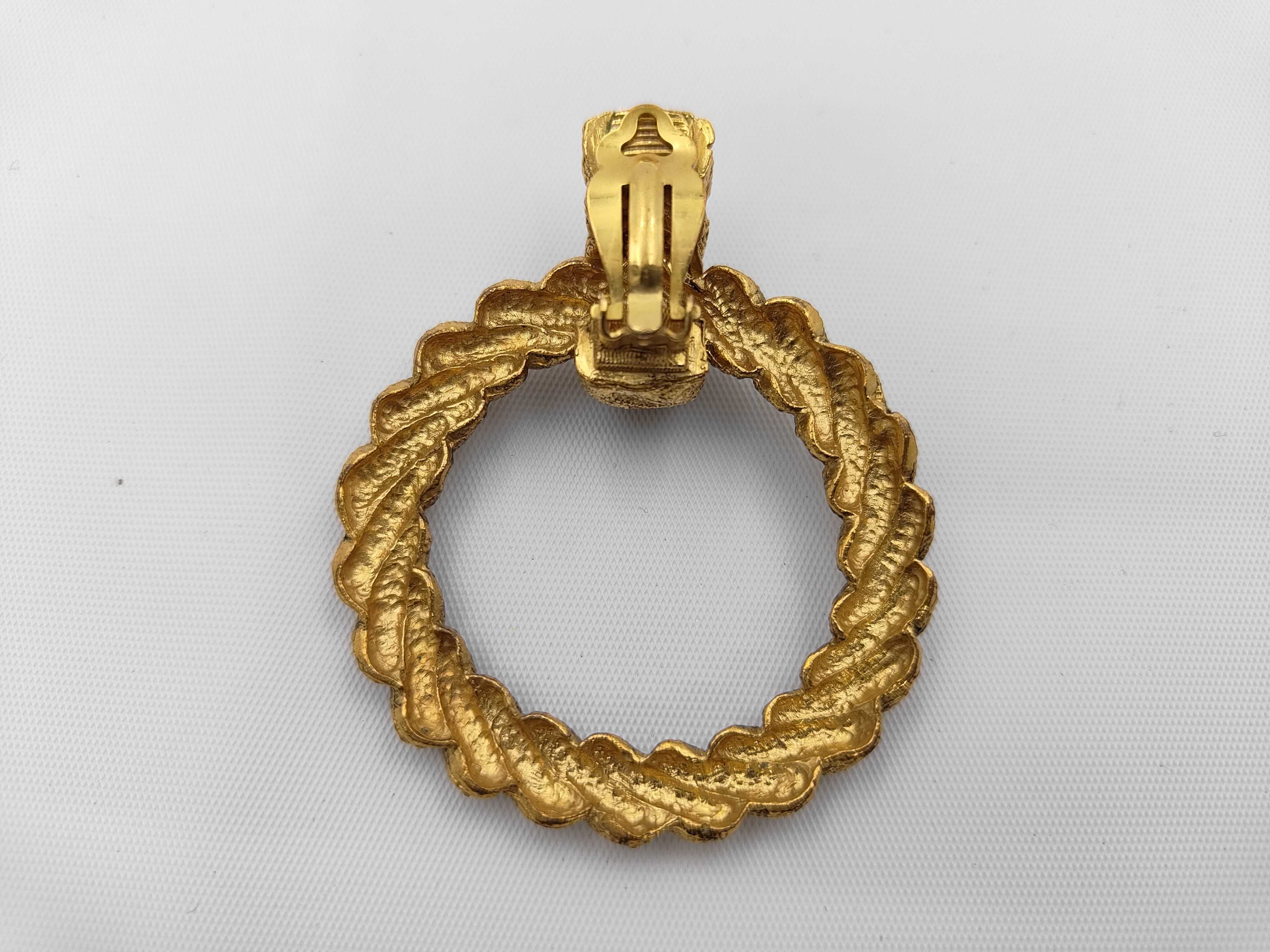 hoop earring (single earring) — view 2