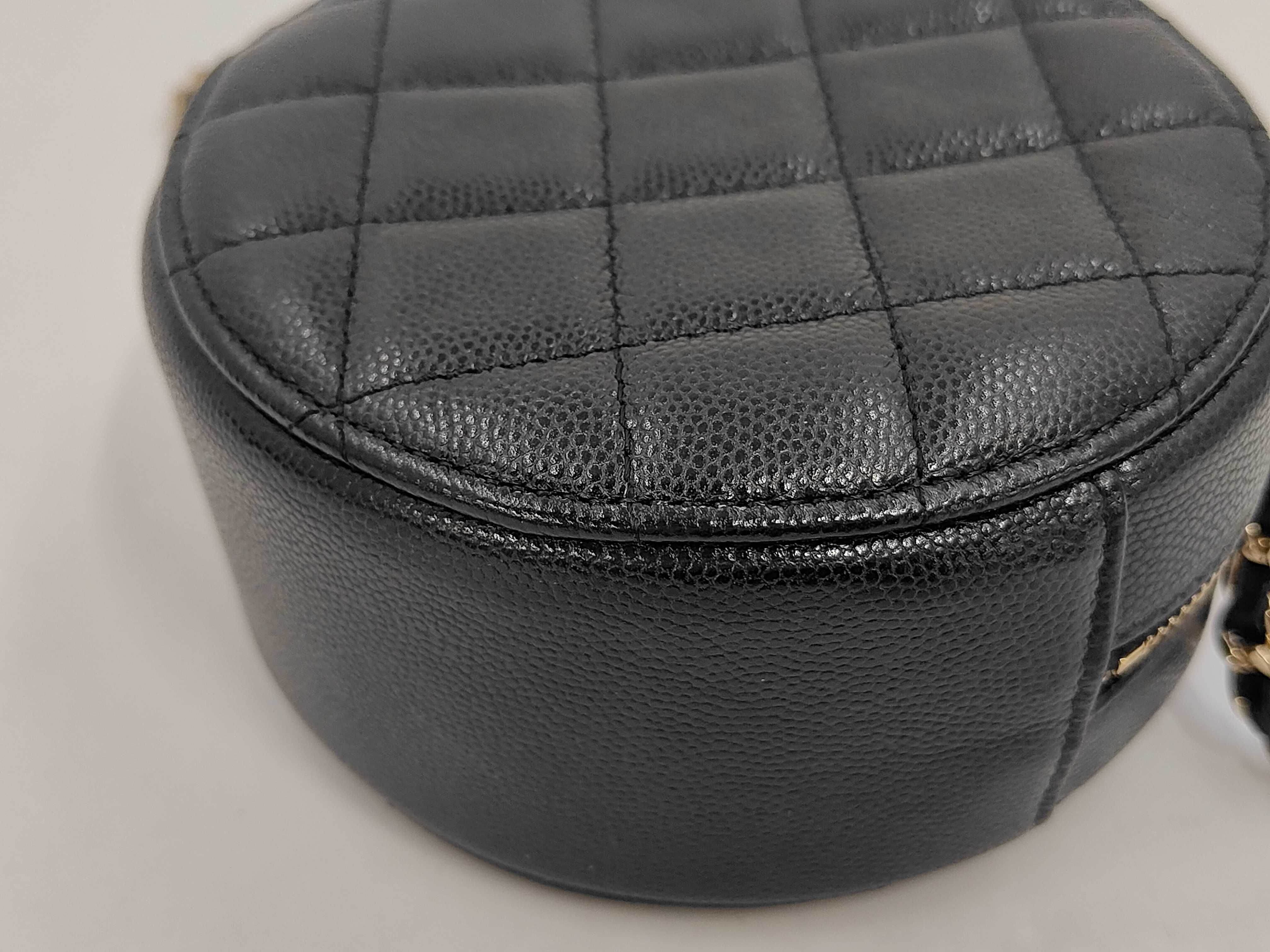 Matelassé Caviar Skin Round Chain Shoulder Bag, Black, with seal. — view 3
