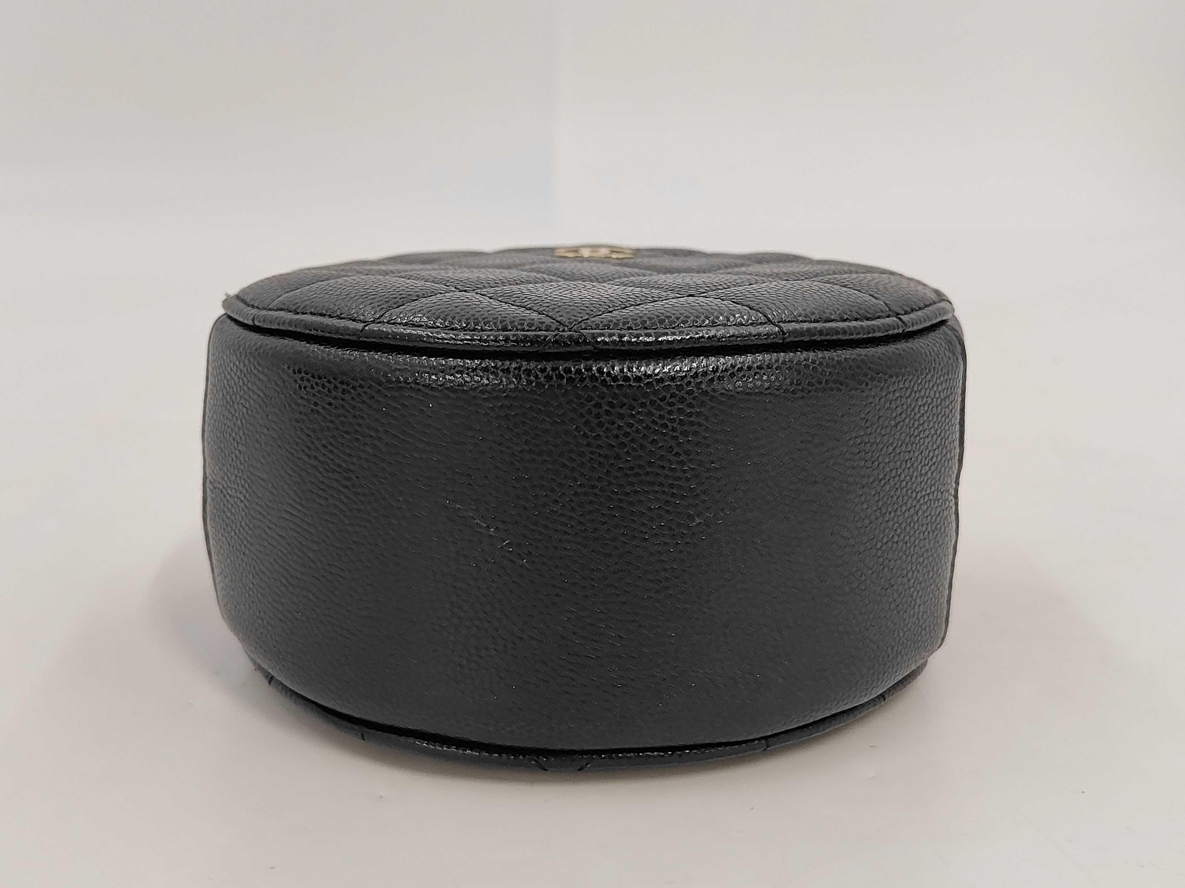 Matelassé Caviar Skin Round Chain Shoulder Bag, Black, with seal. — view 4