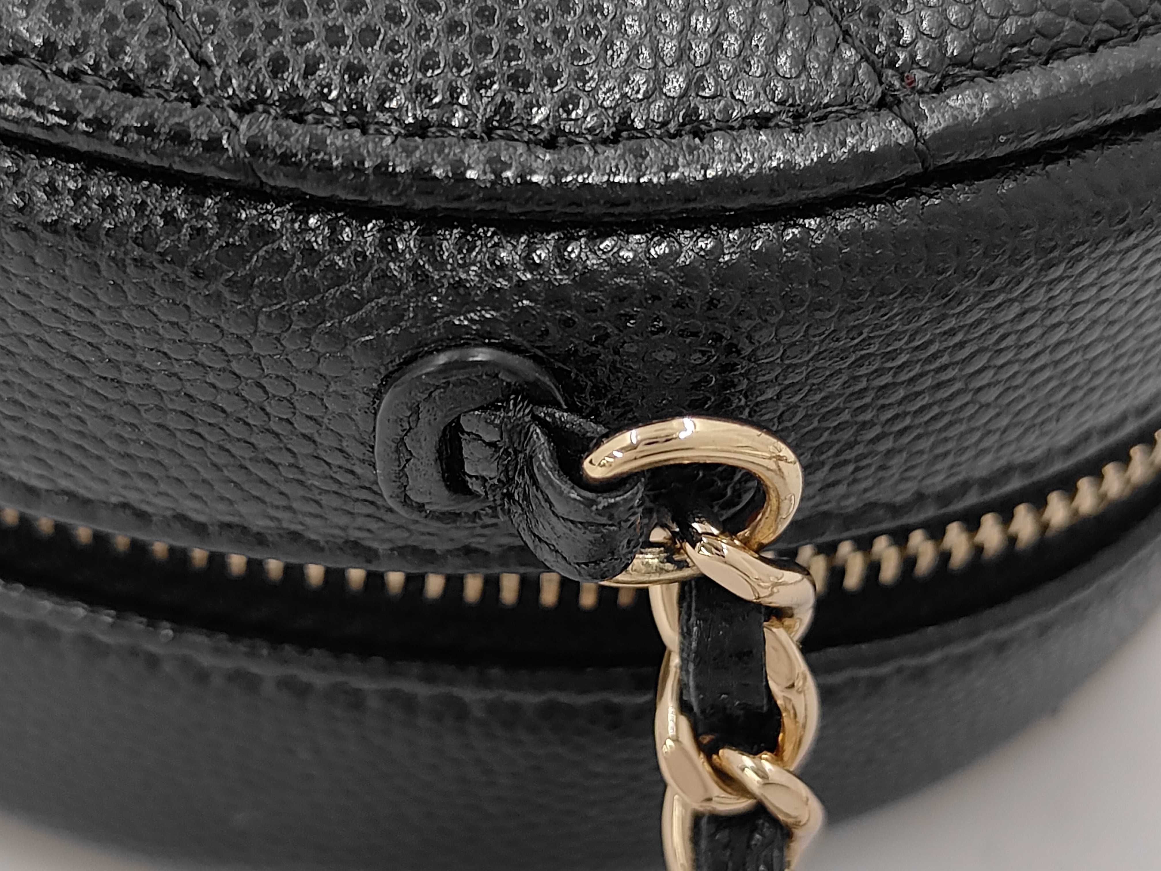 Matelassé Caviar Skin Round Chain Shoulder Bag, Black, with seal. — view 7
