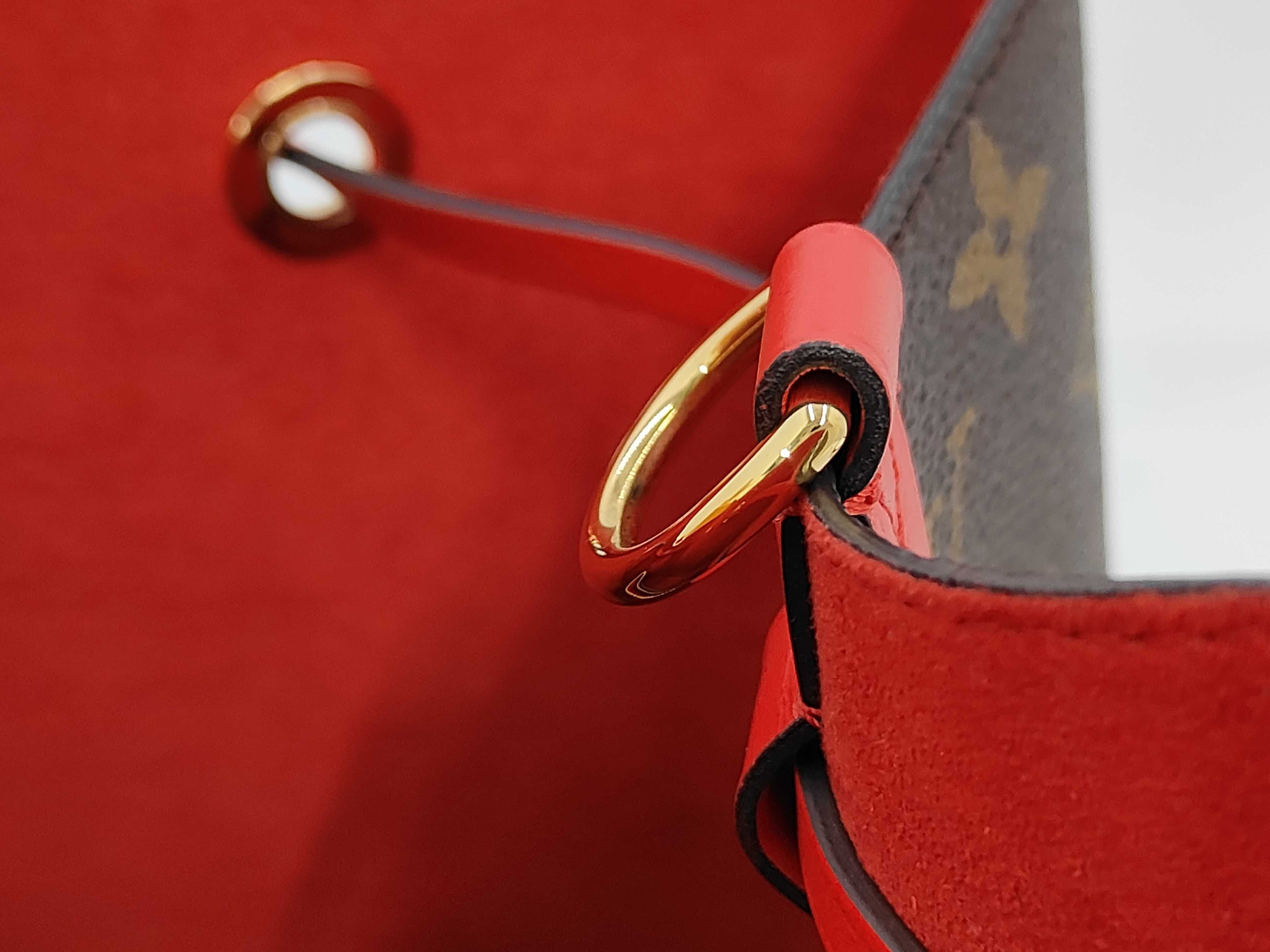 Monogram M44021 Neo Noe MM Shoulder Bag — view 5