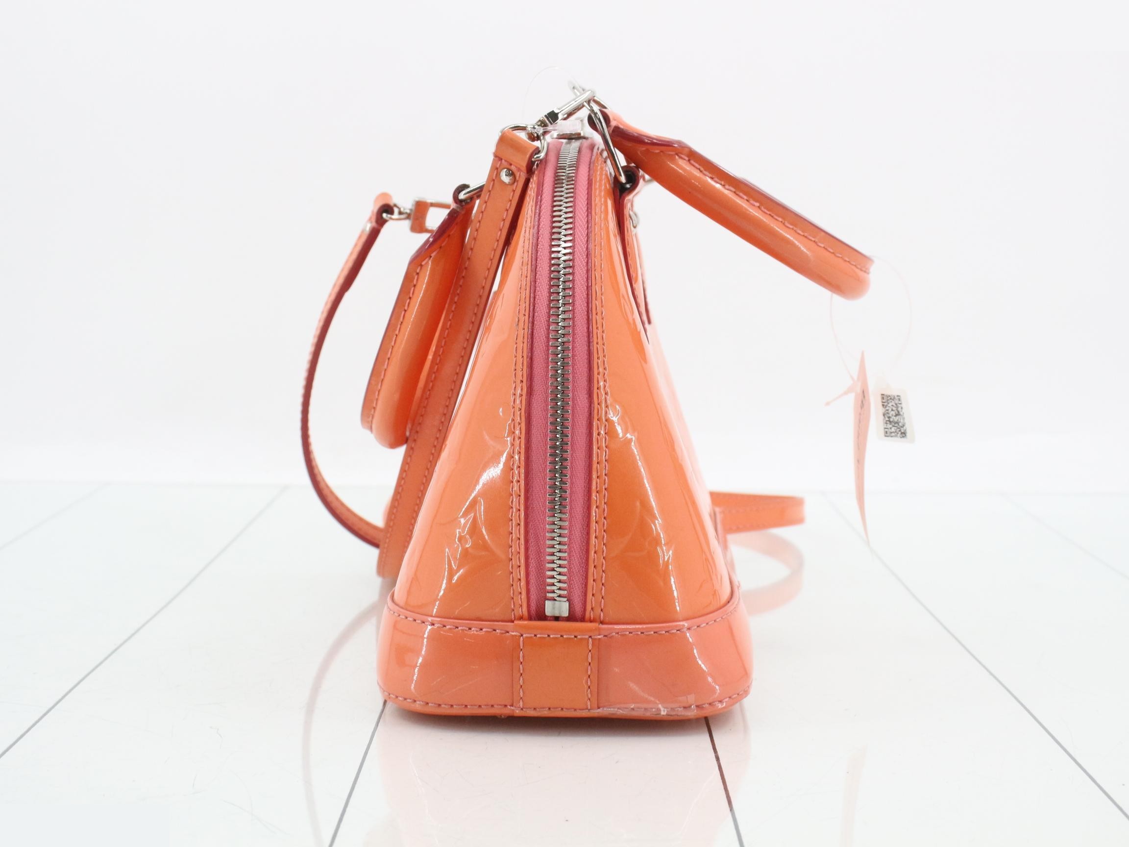handbag — view 3