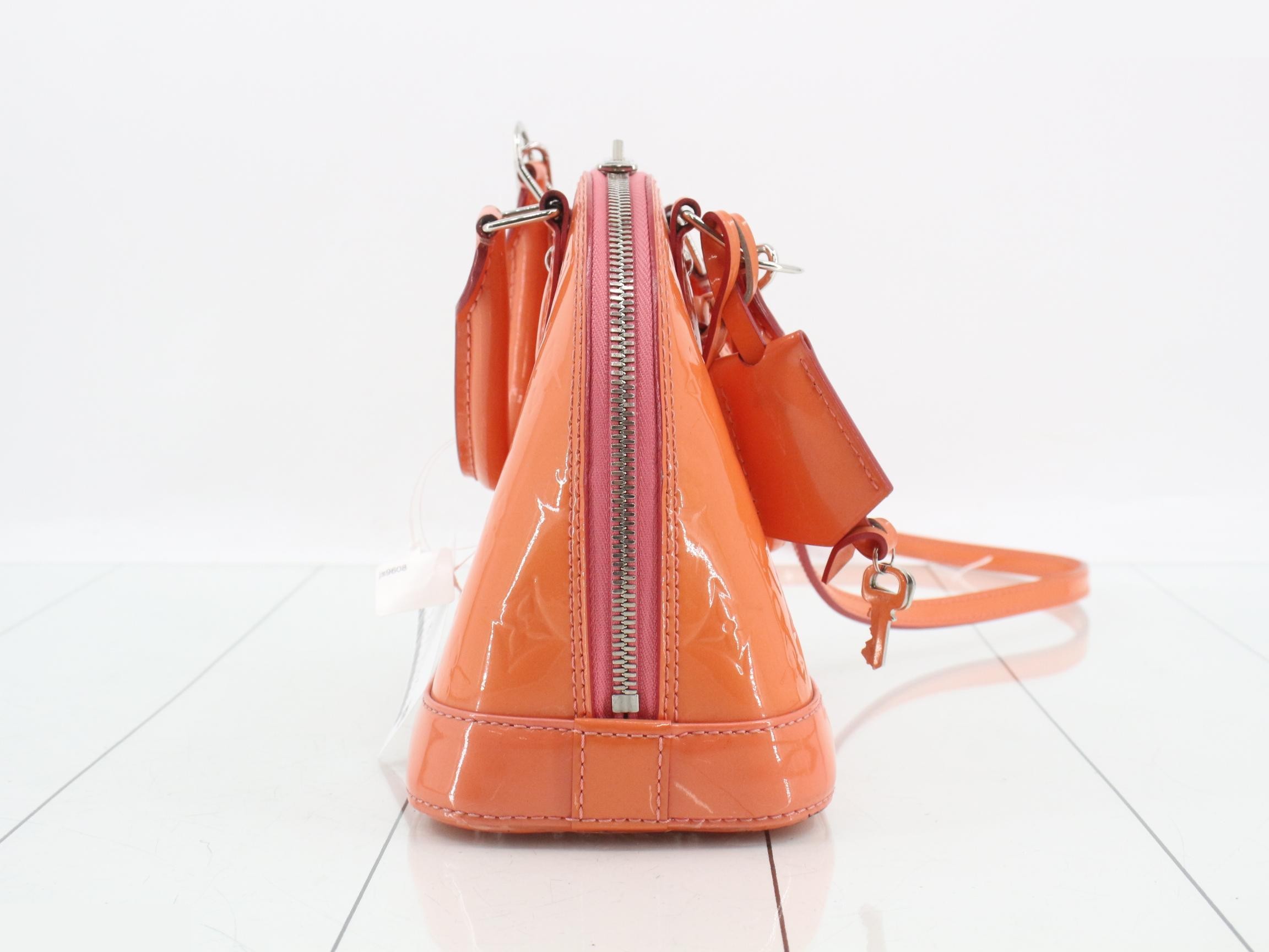 handbag — view 4