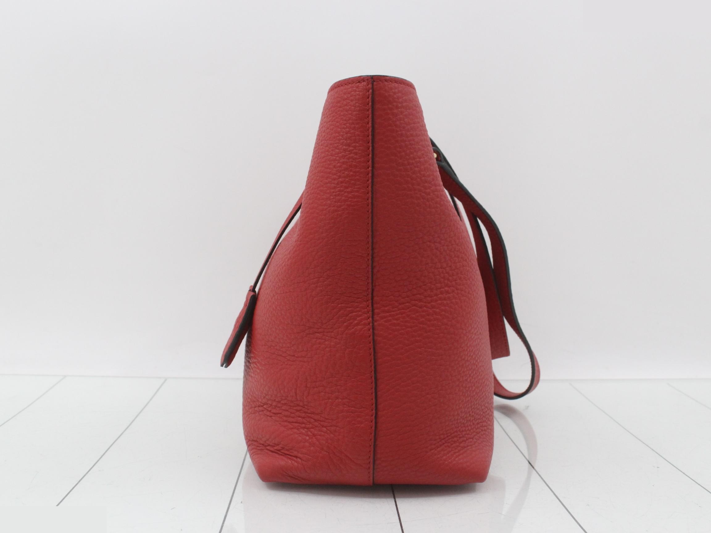 Logo embossed leather tote bag — view 3