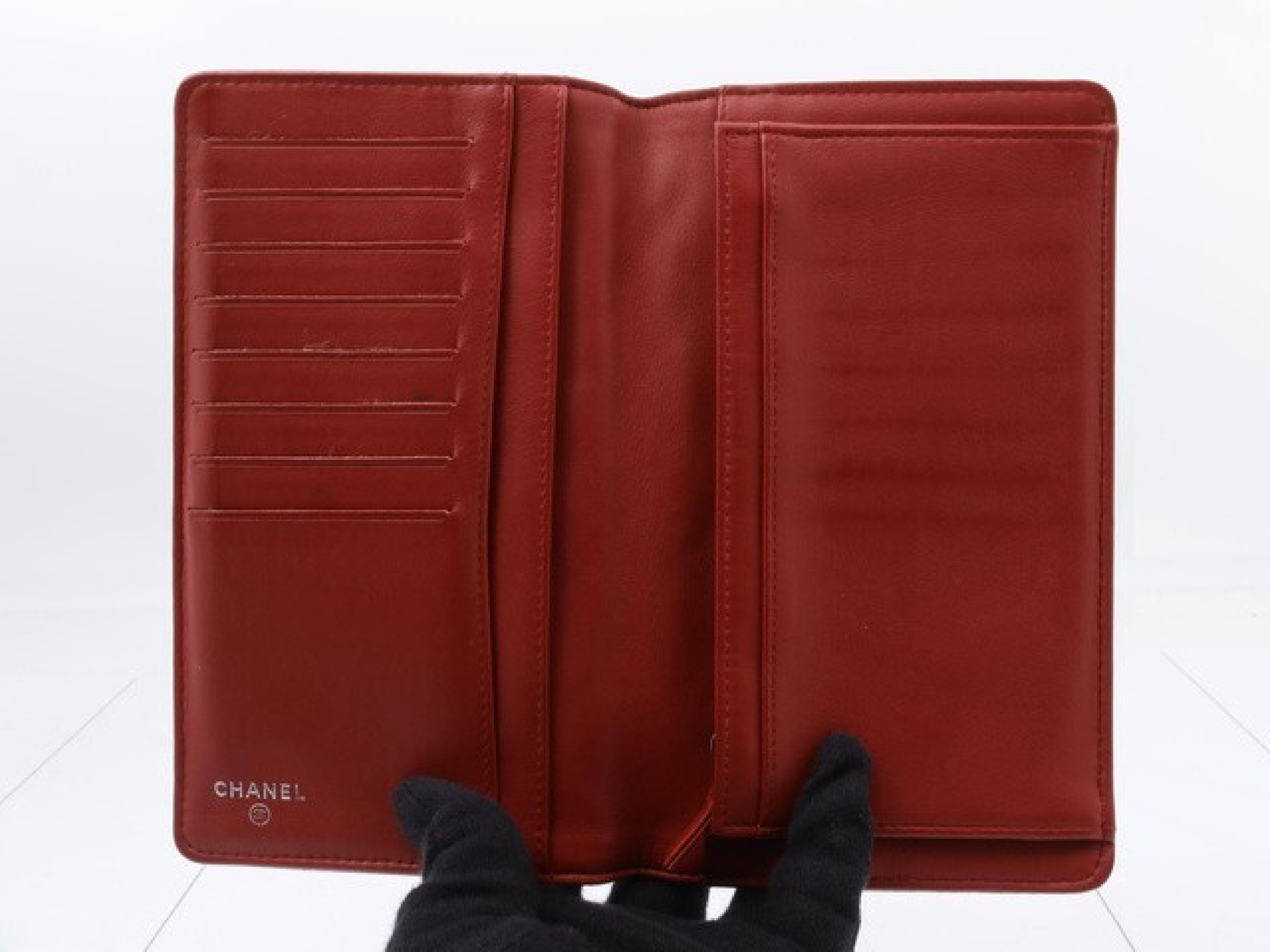 Matelassé (Bag) and Wallet — view 4