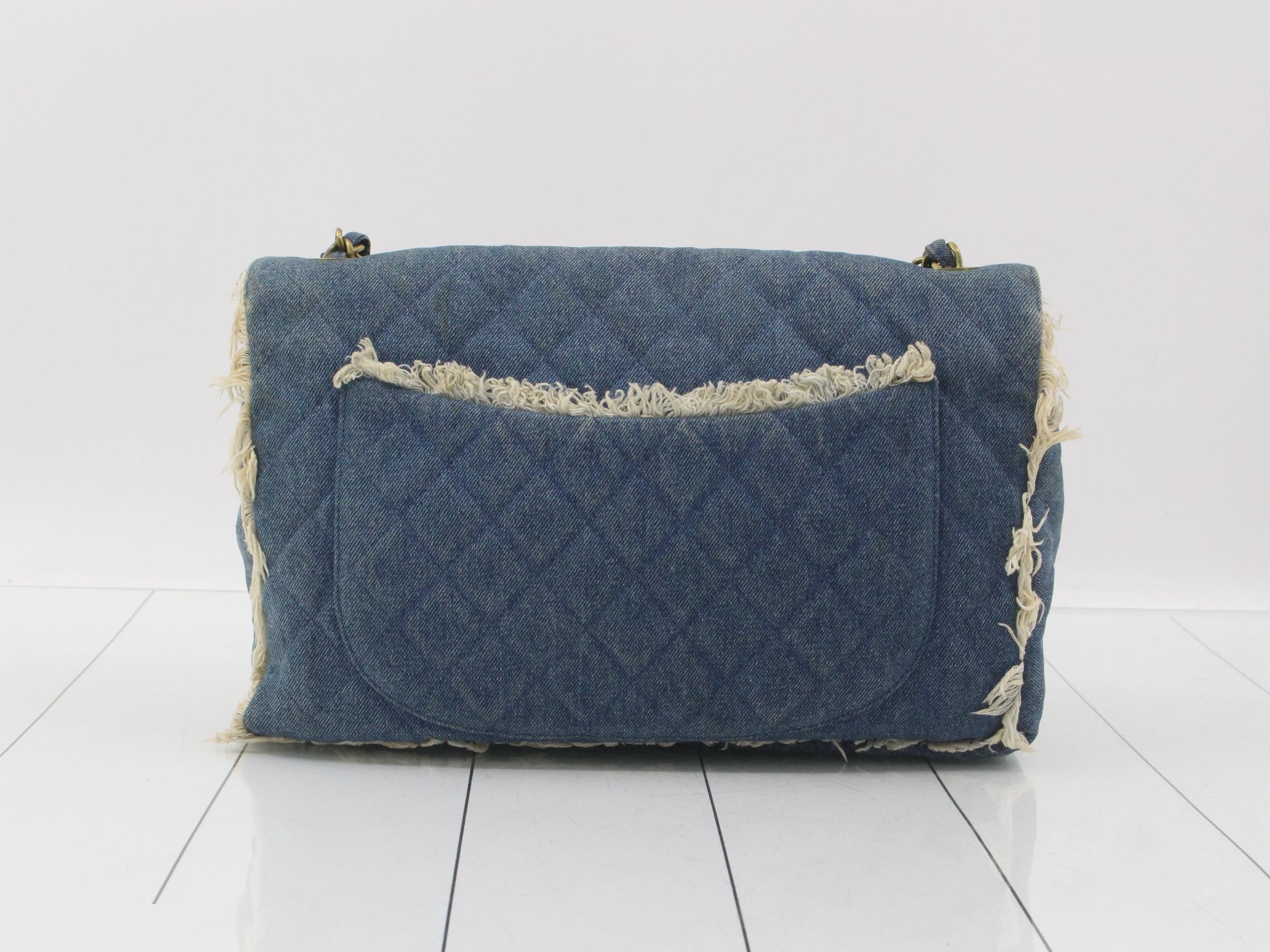Matelassé (bag) - Shoulder bag — view 2