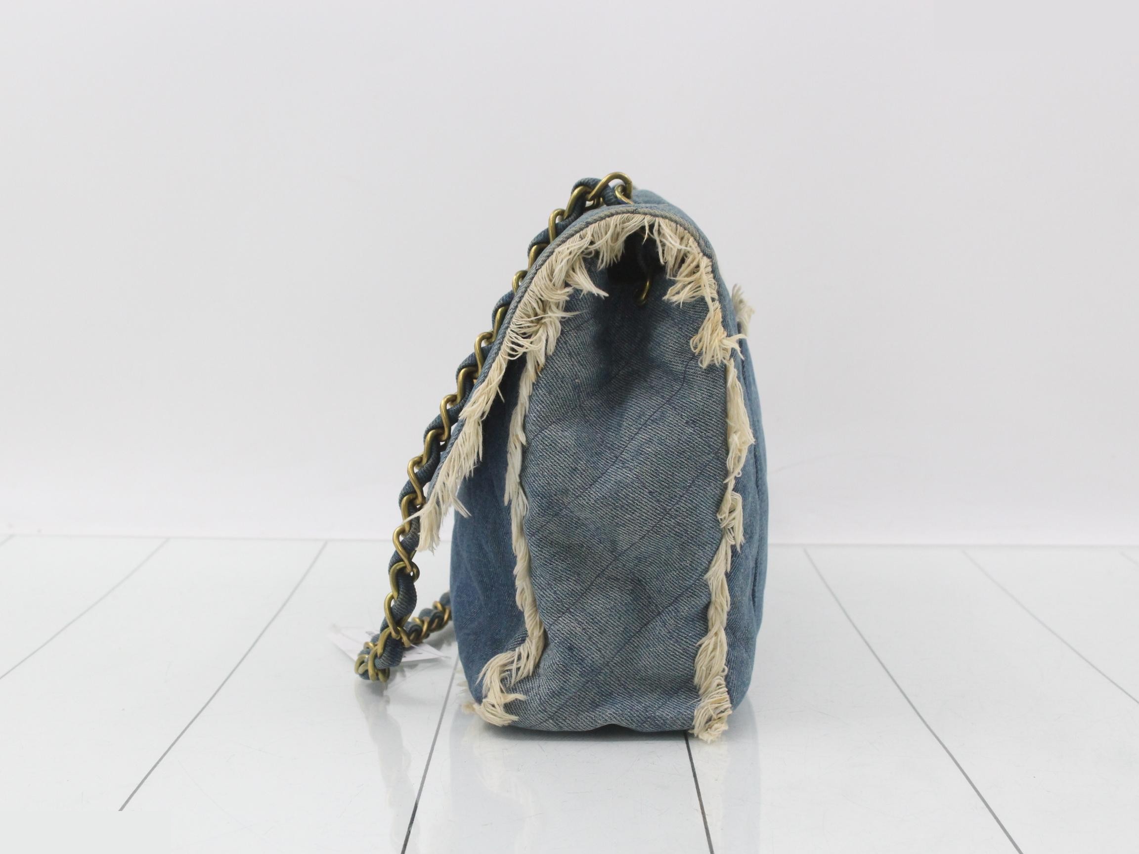 Matelassé (bag) - Shoulder bag — view 3