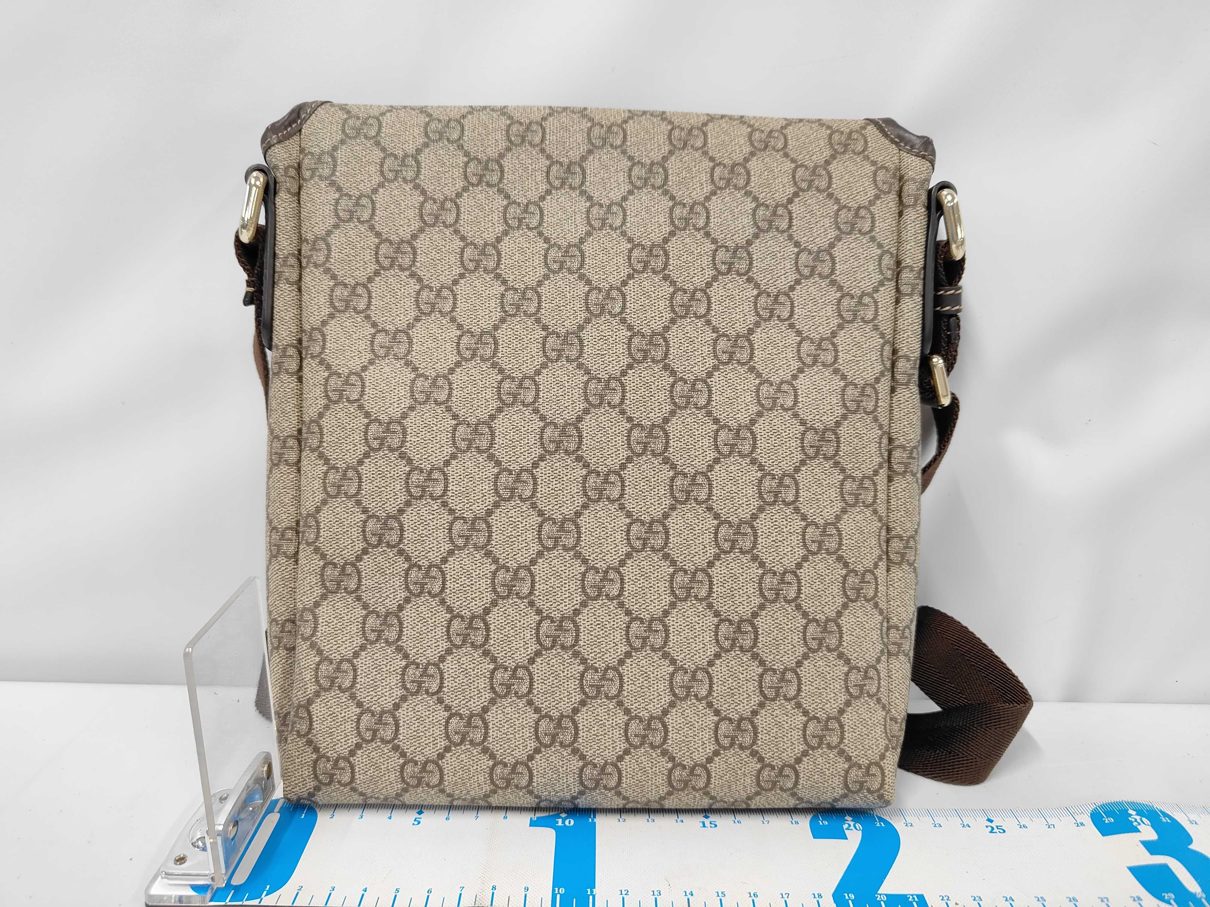 223666 Shoulder Bag GG Supreme Beige Shoulder Bag — view 2