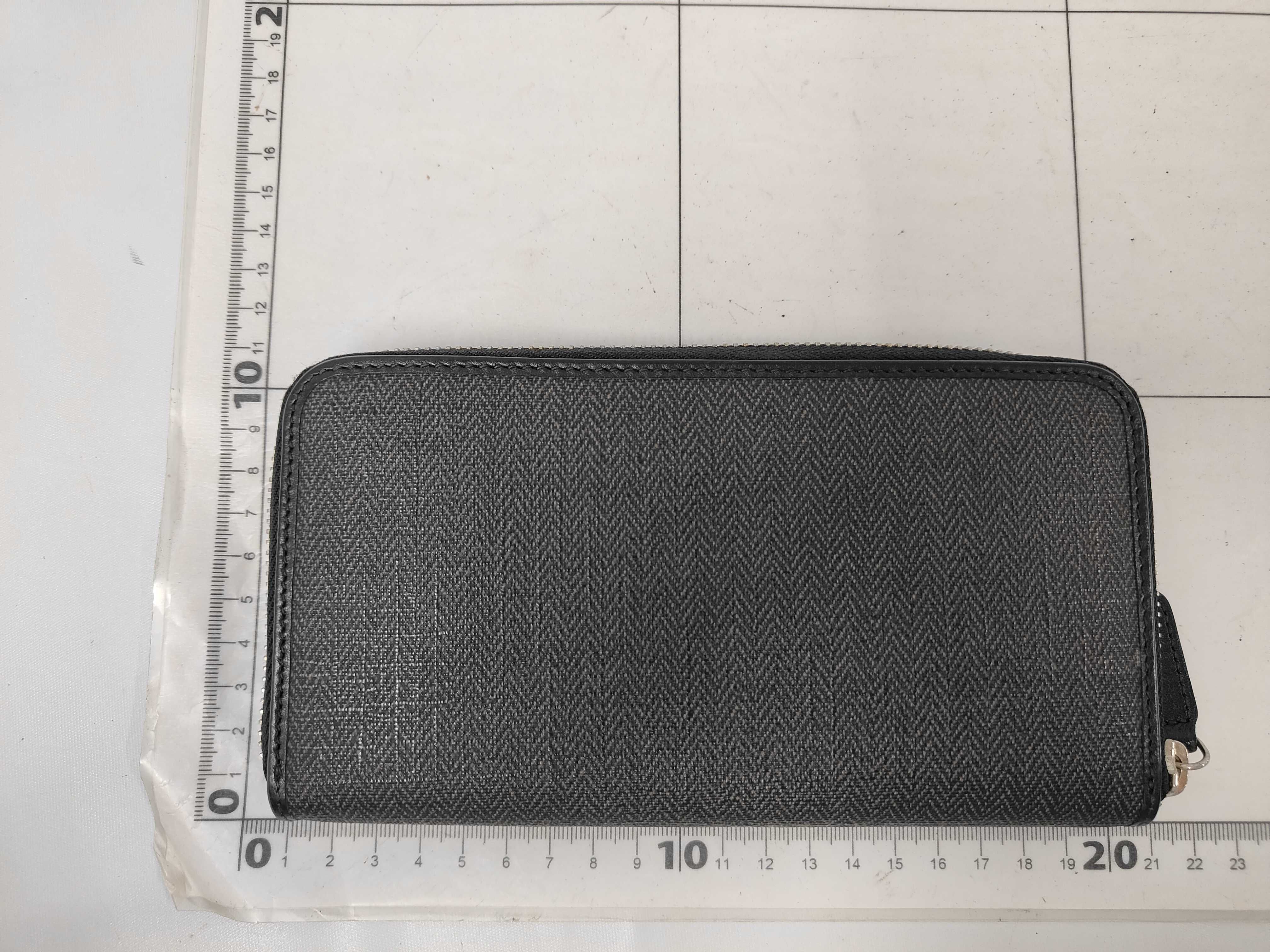 Bulgari Long Wallet, Round Leather, Black Wallet — view 2