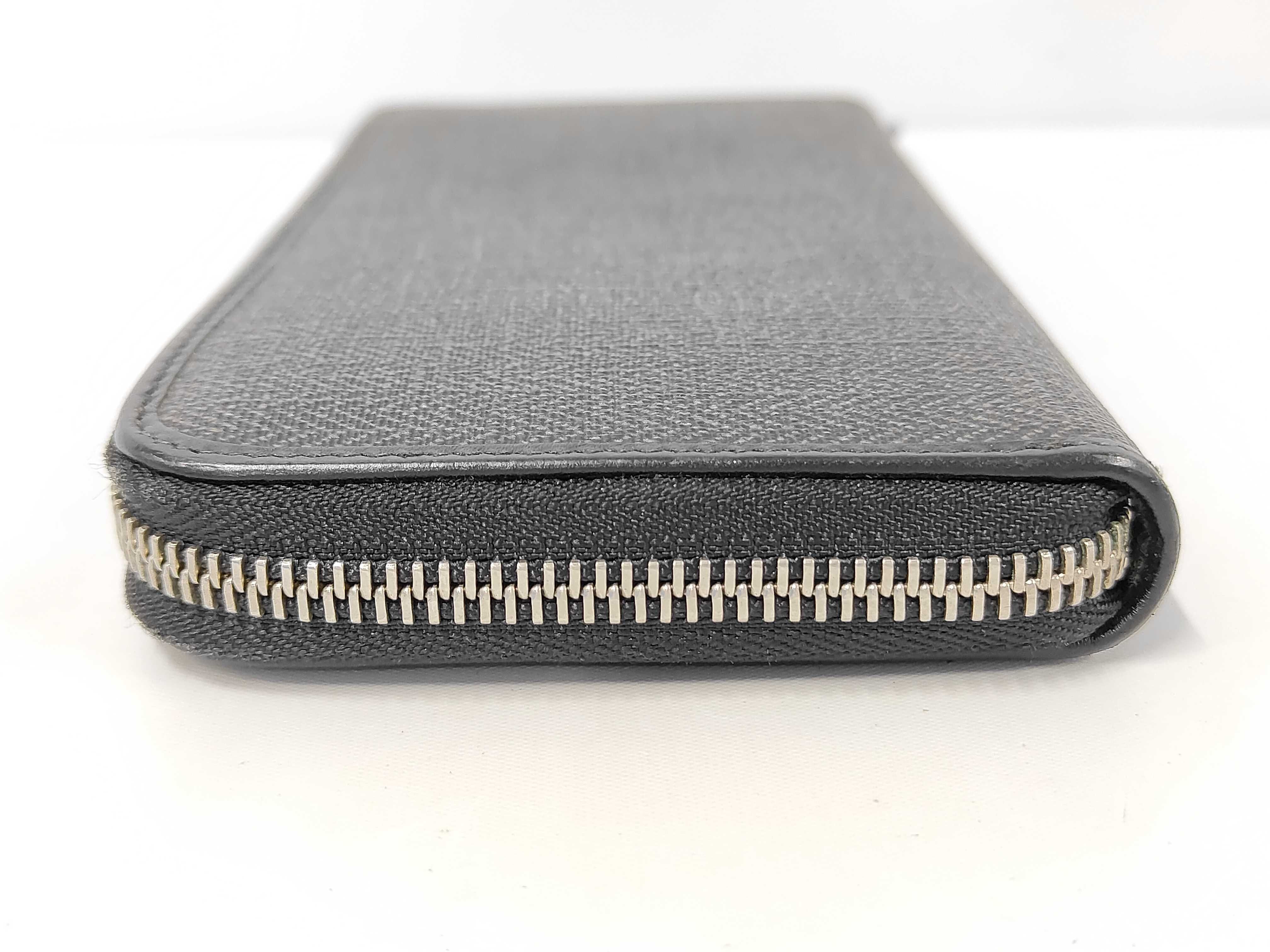 Bulgari Long Wallet, Round Leather, Black Wallet — view 5