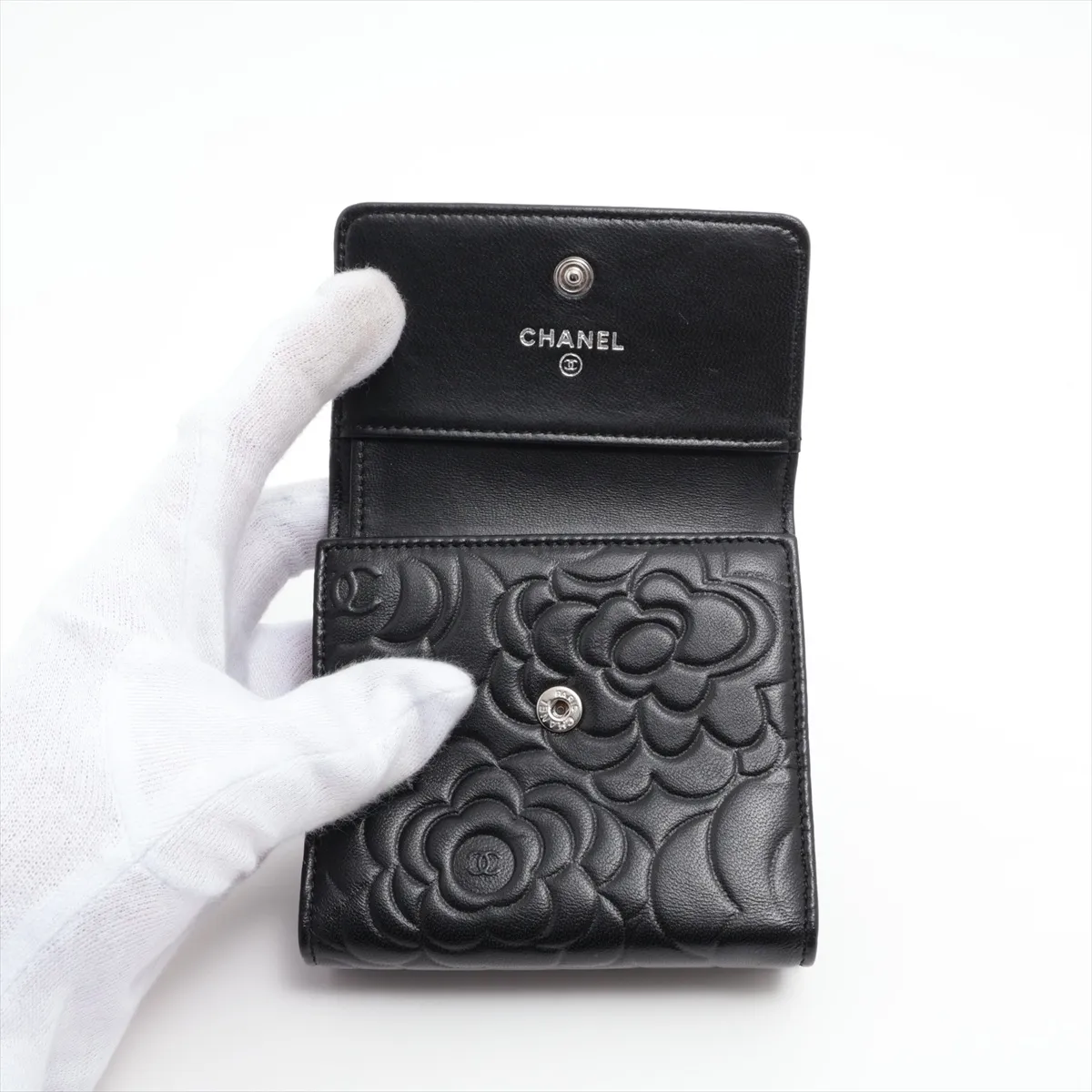 Camellia Lambskin Compact Wallet, Black with Silver Hardware, 11746401 — view 4