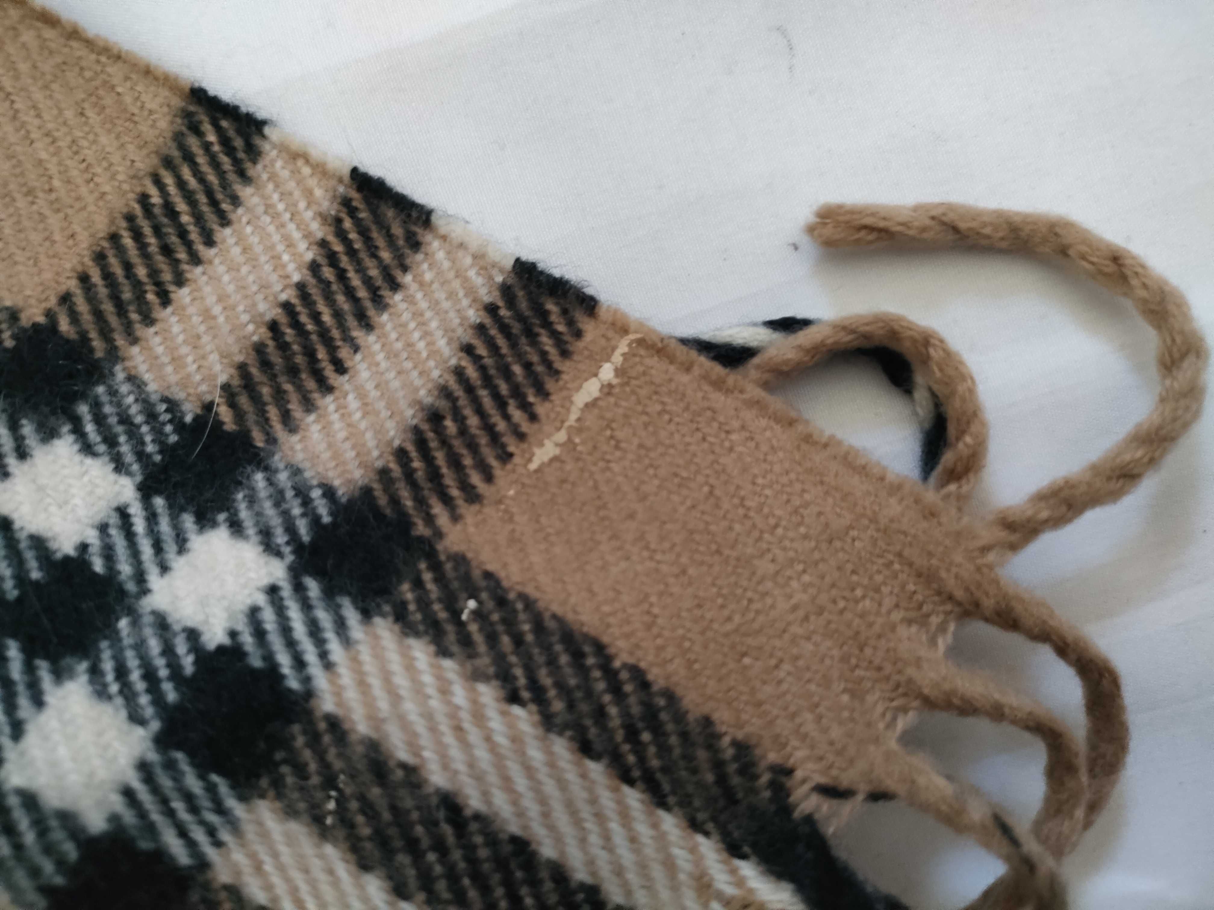scarf, Nova check pattern, cashmere, and other accessories. — view 11