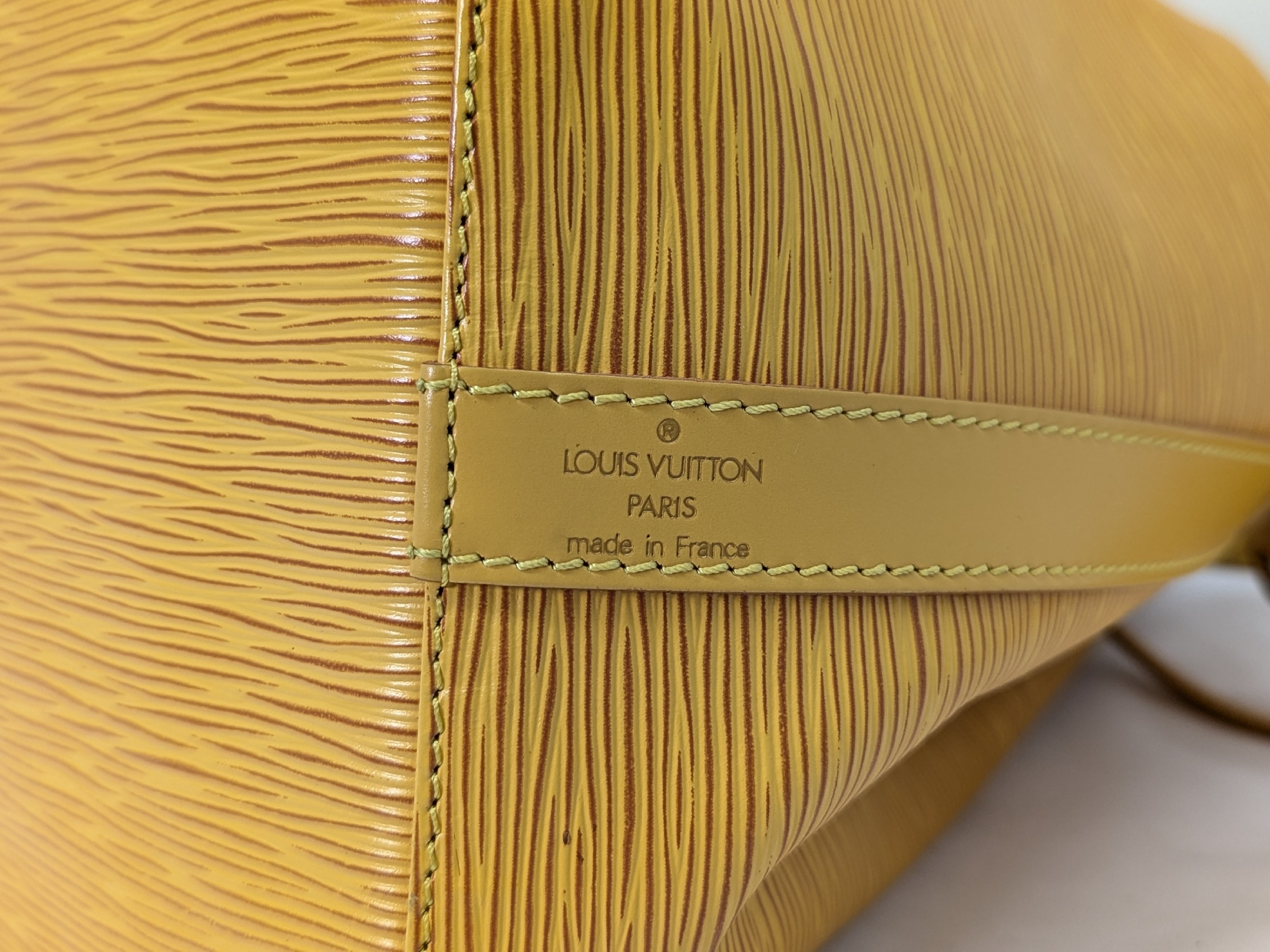 Epi Petit Noé Shoulder Bag — view 10