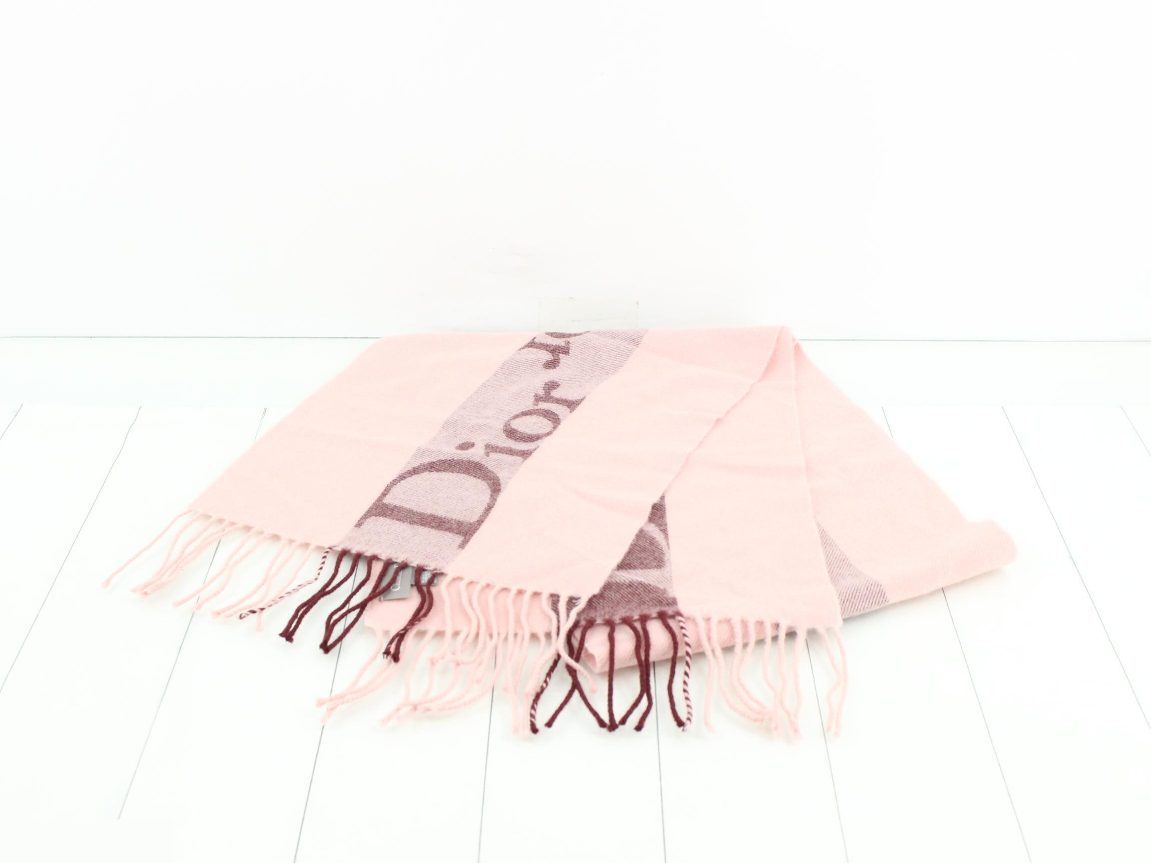 Other lines: Small items, accessories, and scarves — view 2