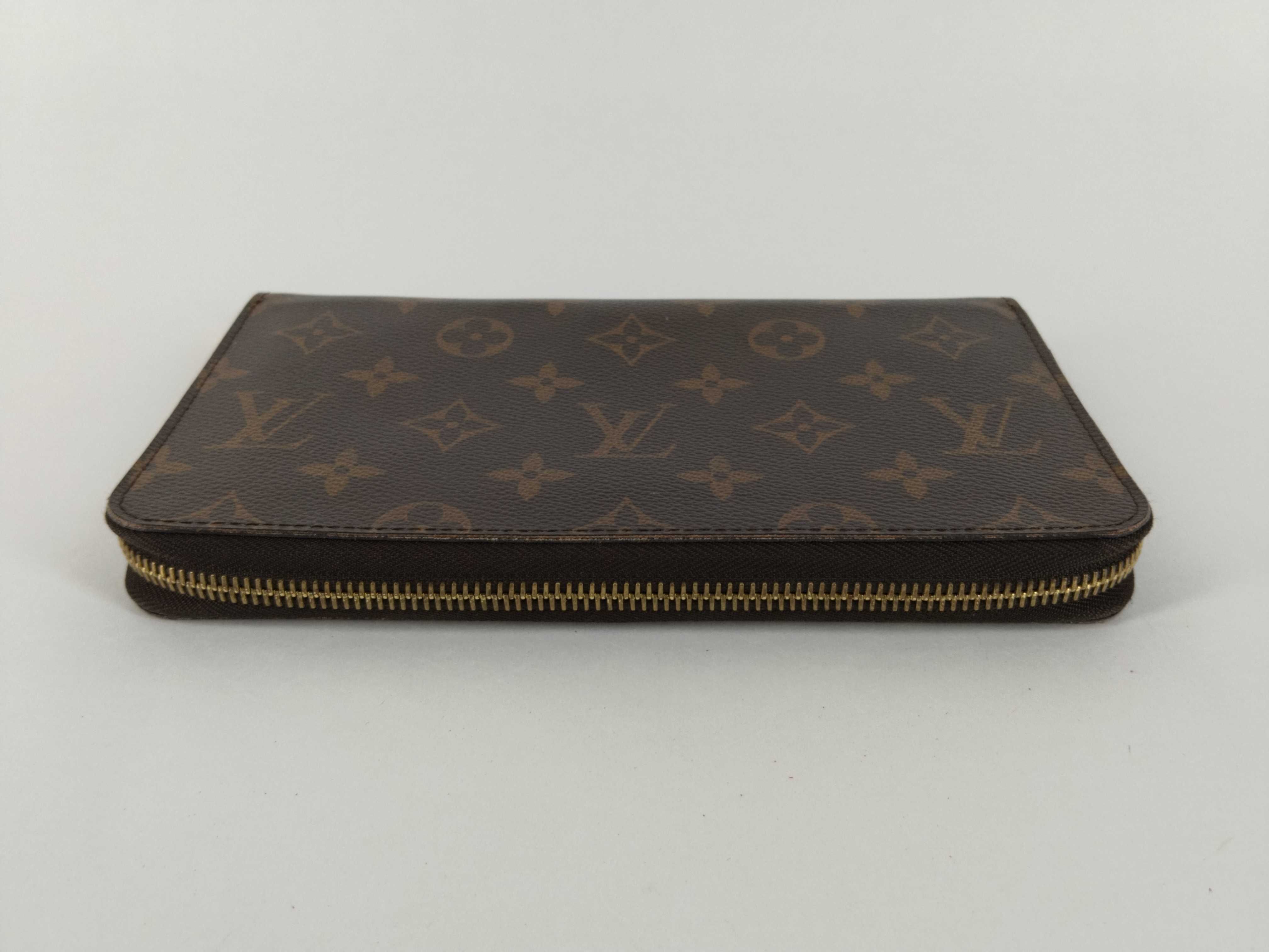 Monogram Louis Vuitton Round Zip Wallet — view 5