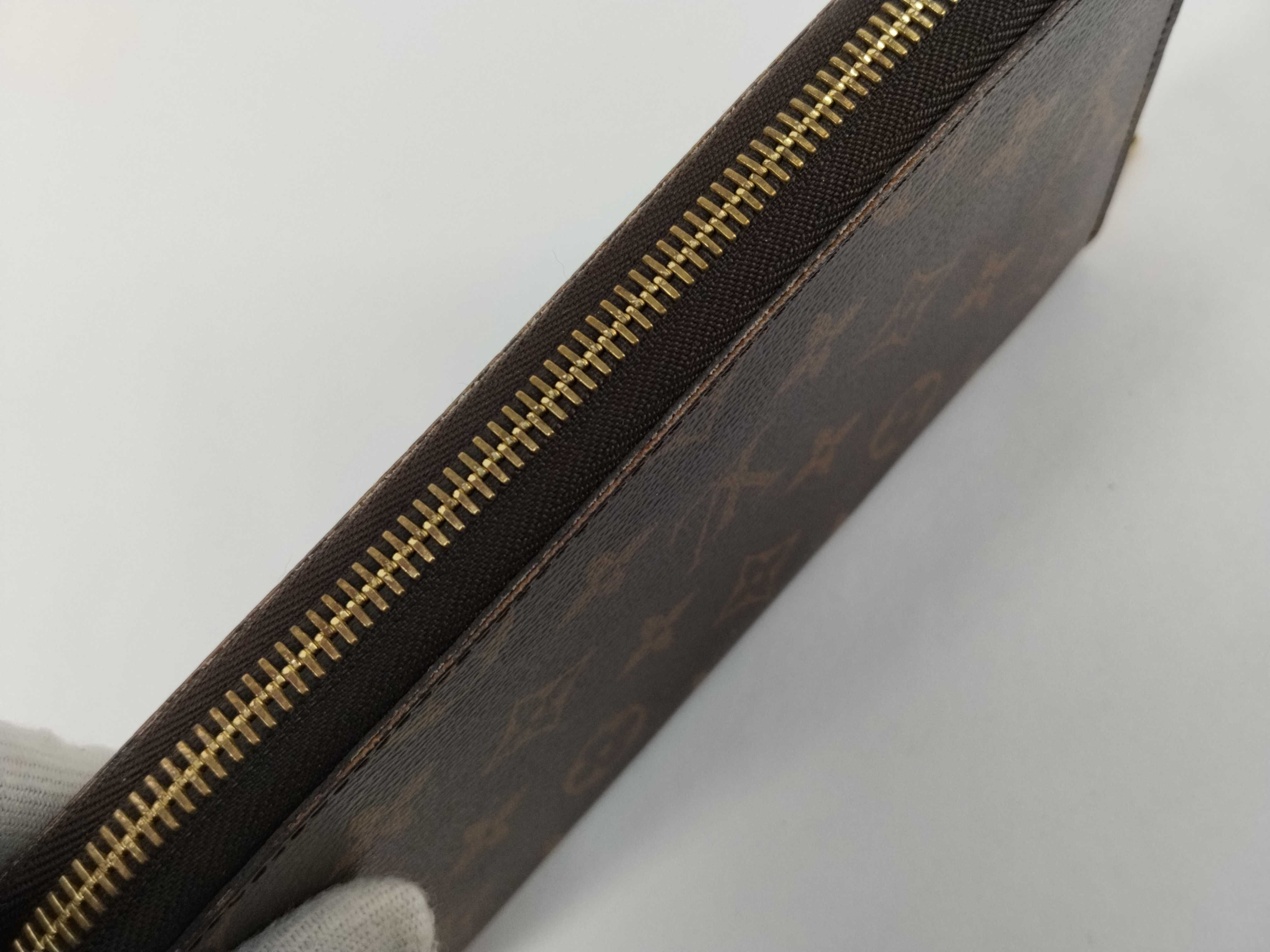 Monogram Louis Vuitton Round Zip Wallet — view 9