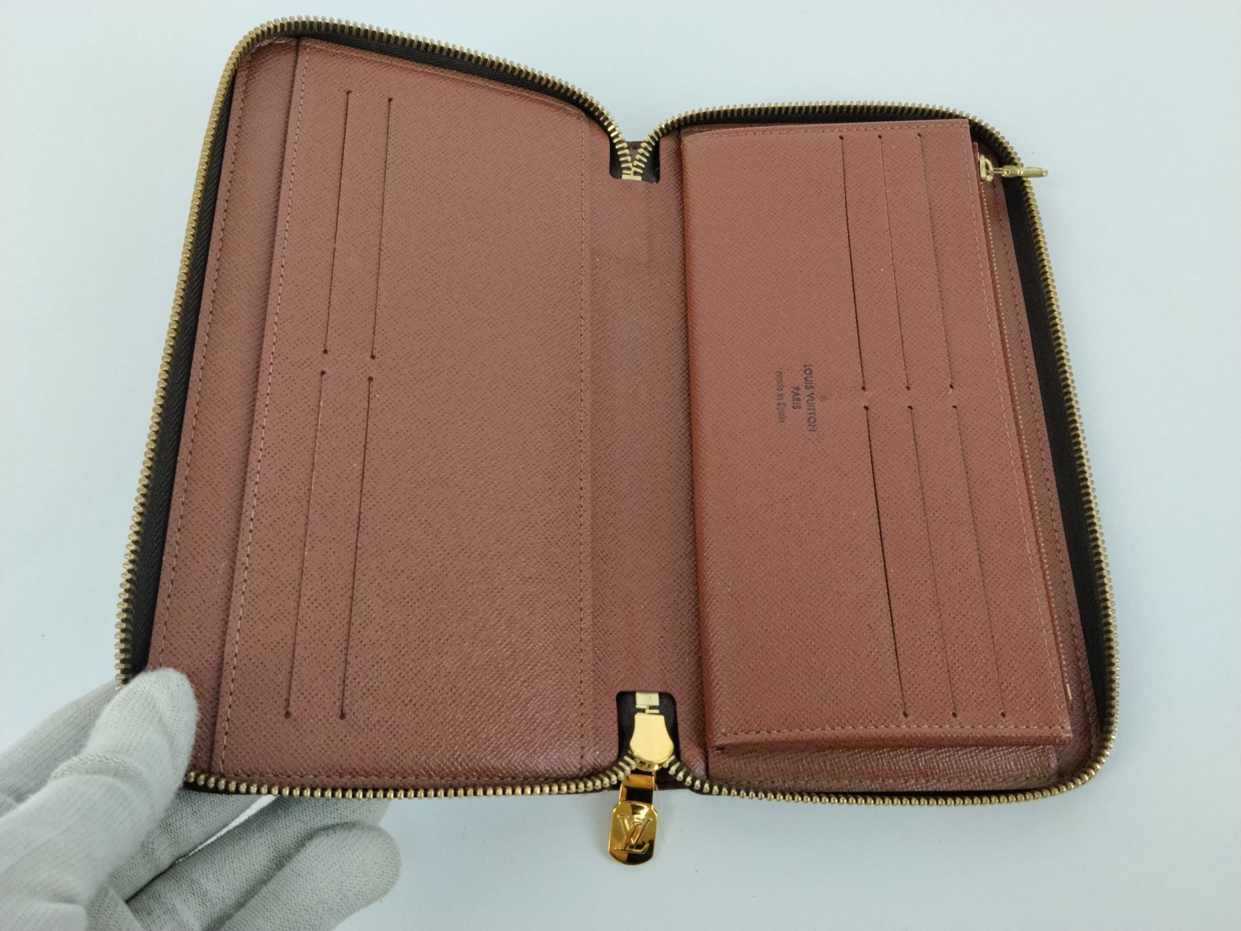 Monogram Louis Vuitton Round Zip Wallet — view 10