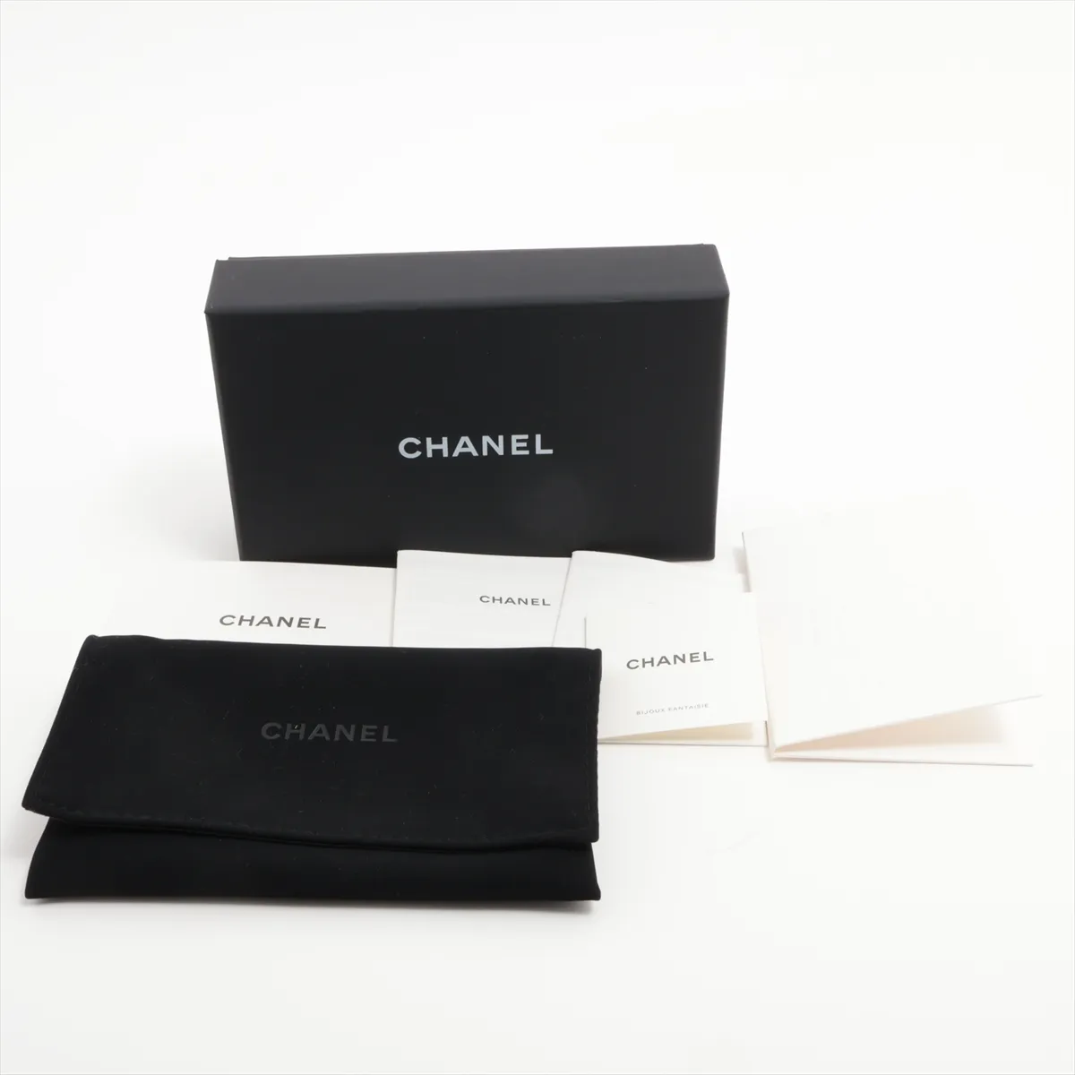 Matelasse caviar skin card case black gold hardware NH51GH65 — view 5