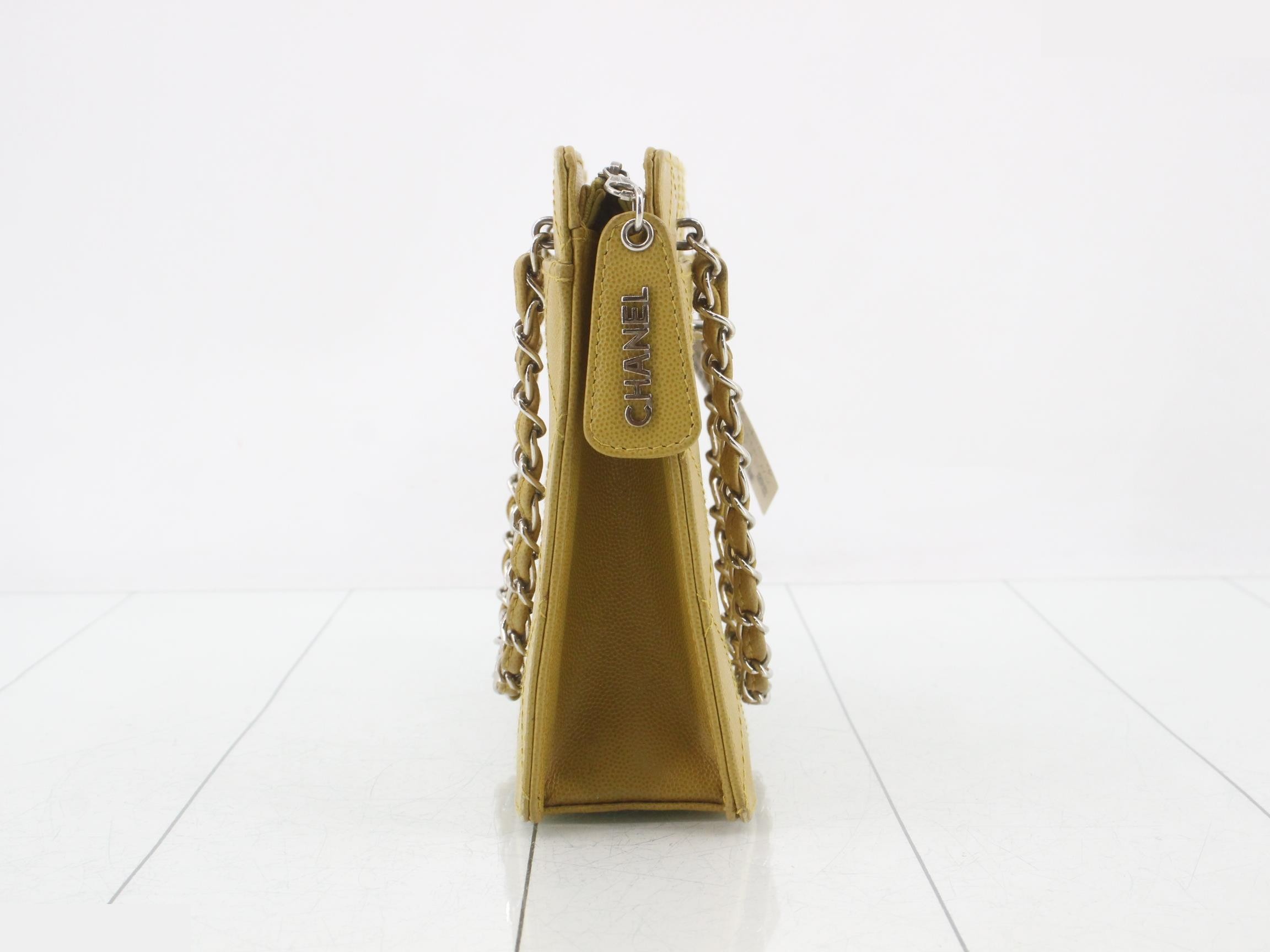Matelassé (bag) - Chain handbag, caviar leather, turn-lock — view 4