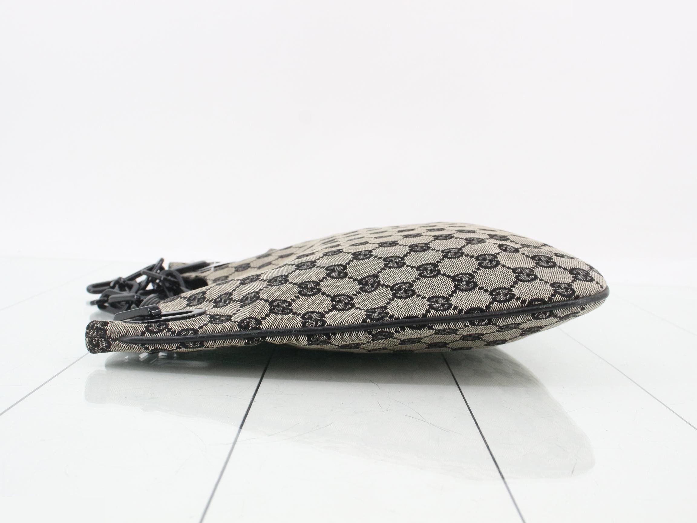 GG Canvas Shoulder Bag — view 4