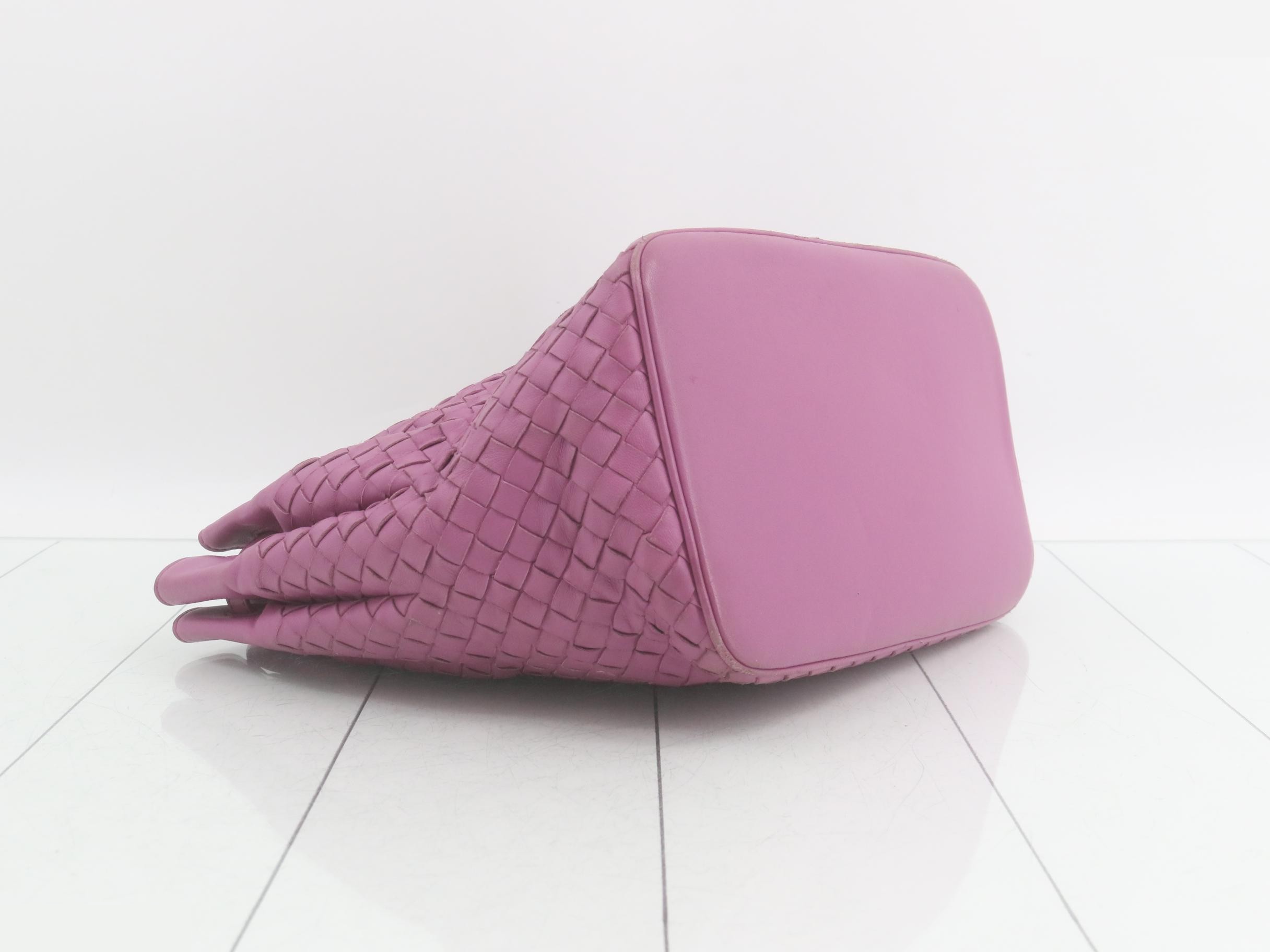 Intrecciato (bag) - Handbag - Purple — view 5
