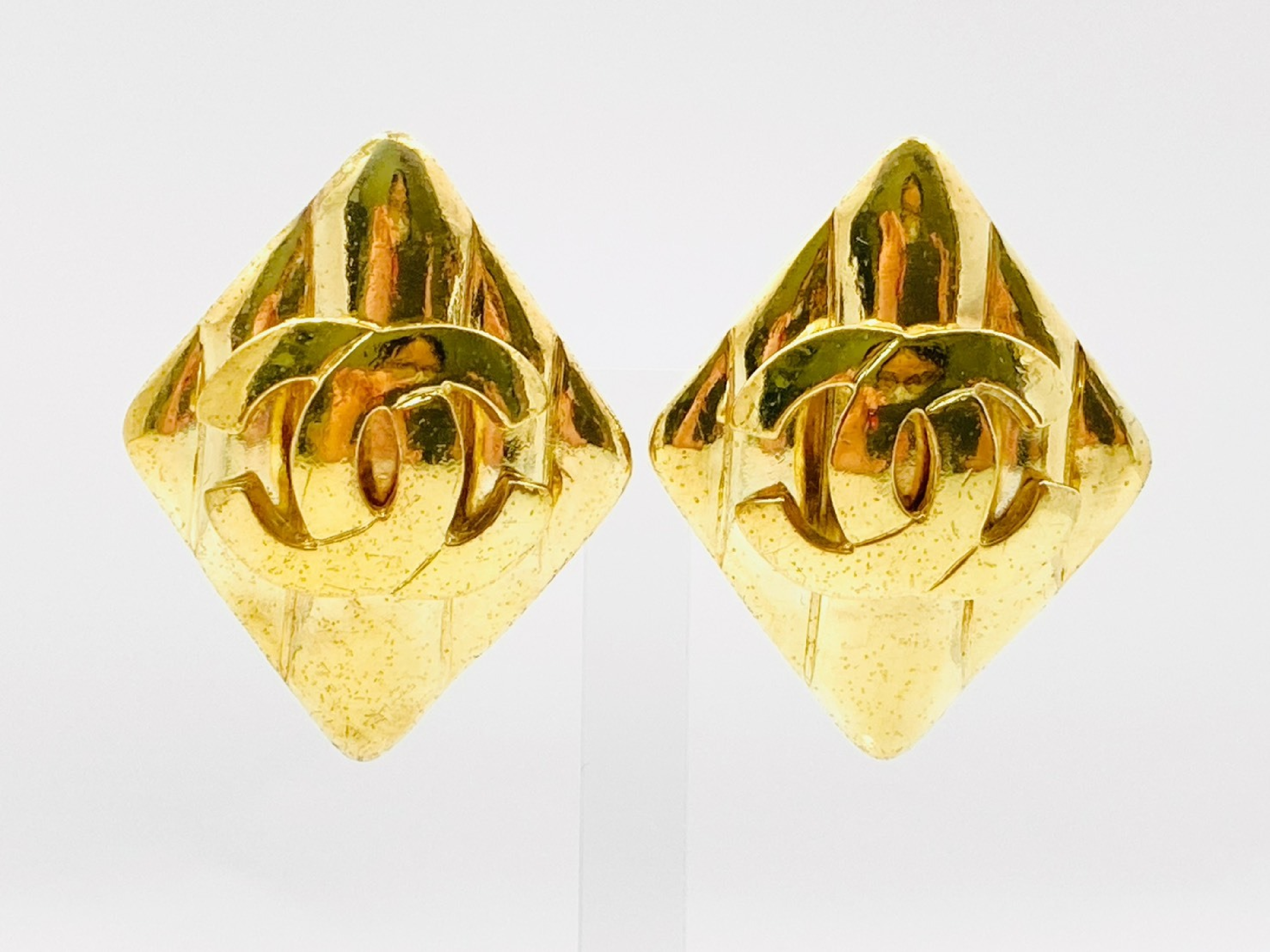 Coco Mark Diamond Shape 97P Gold Earrings