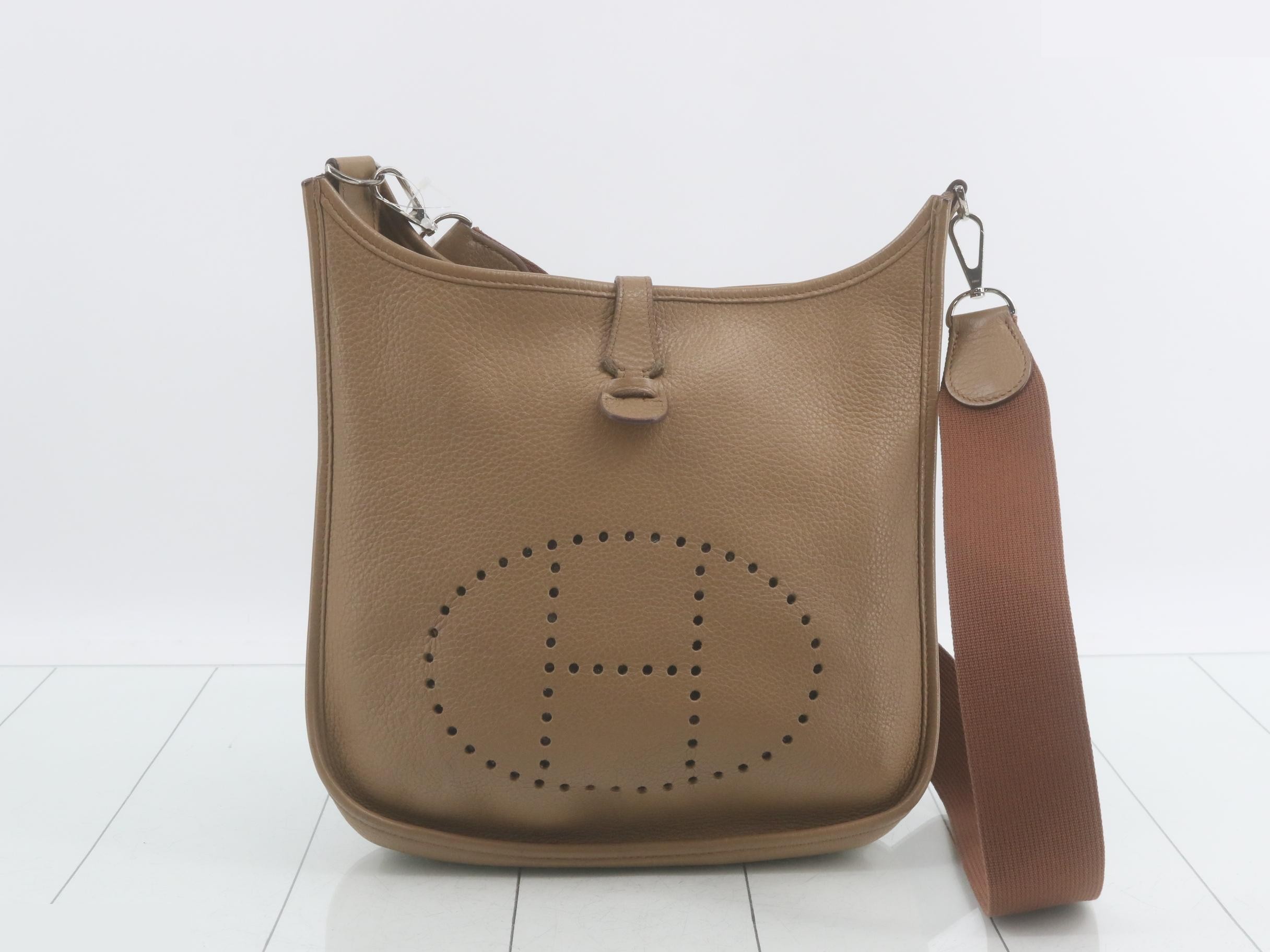Evelyn 2 L stamped shoulder bag