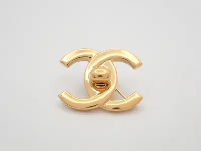 brooch, model 96A, turn-lock closure, gold, 3.7 cm wide.
