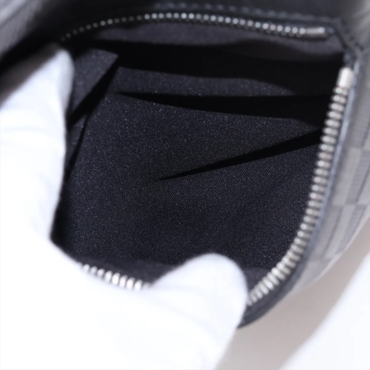 Damier Infini Discovery Messenger PM N42415 CA3189 Black — view 8