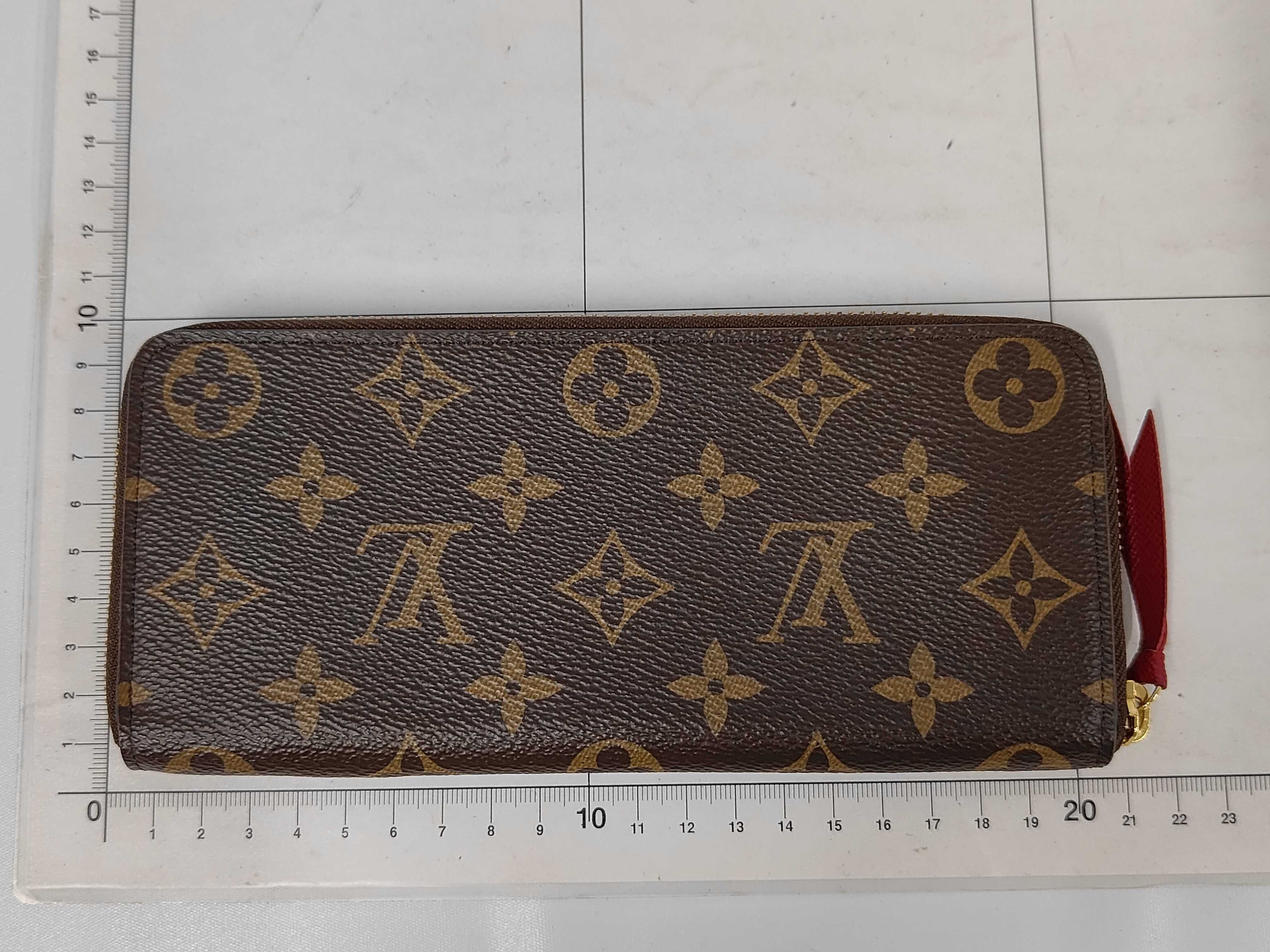 Wallet — view 2