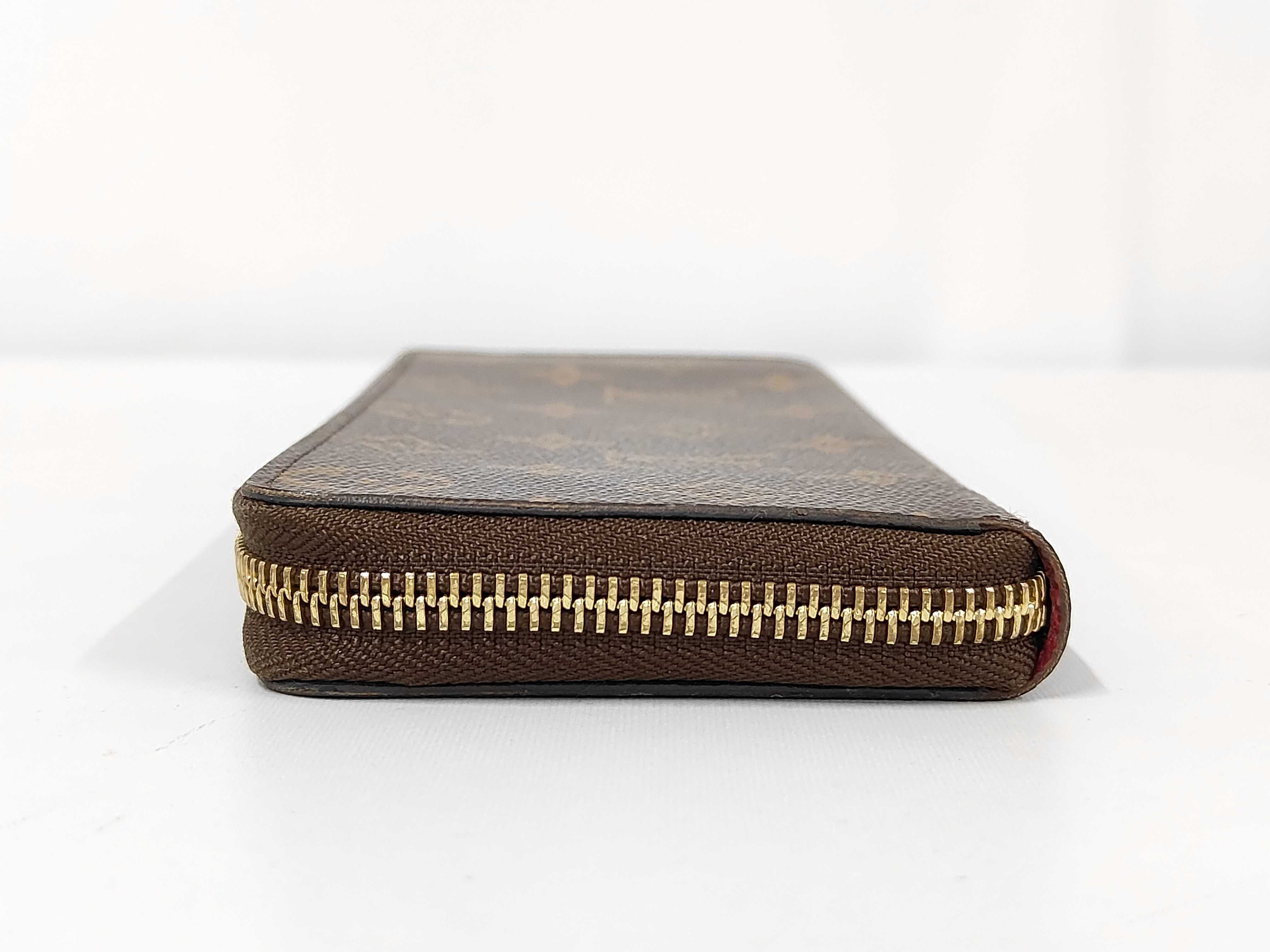 Wallet — view 5