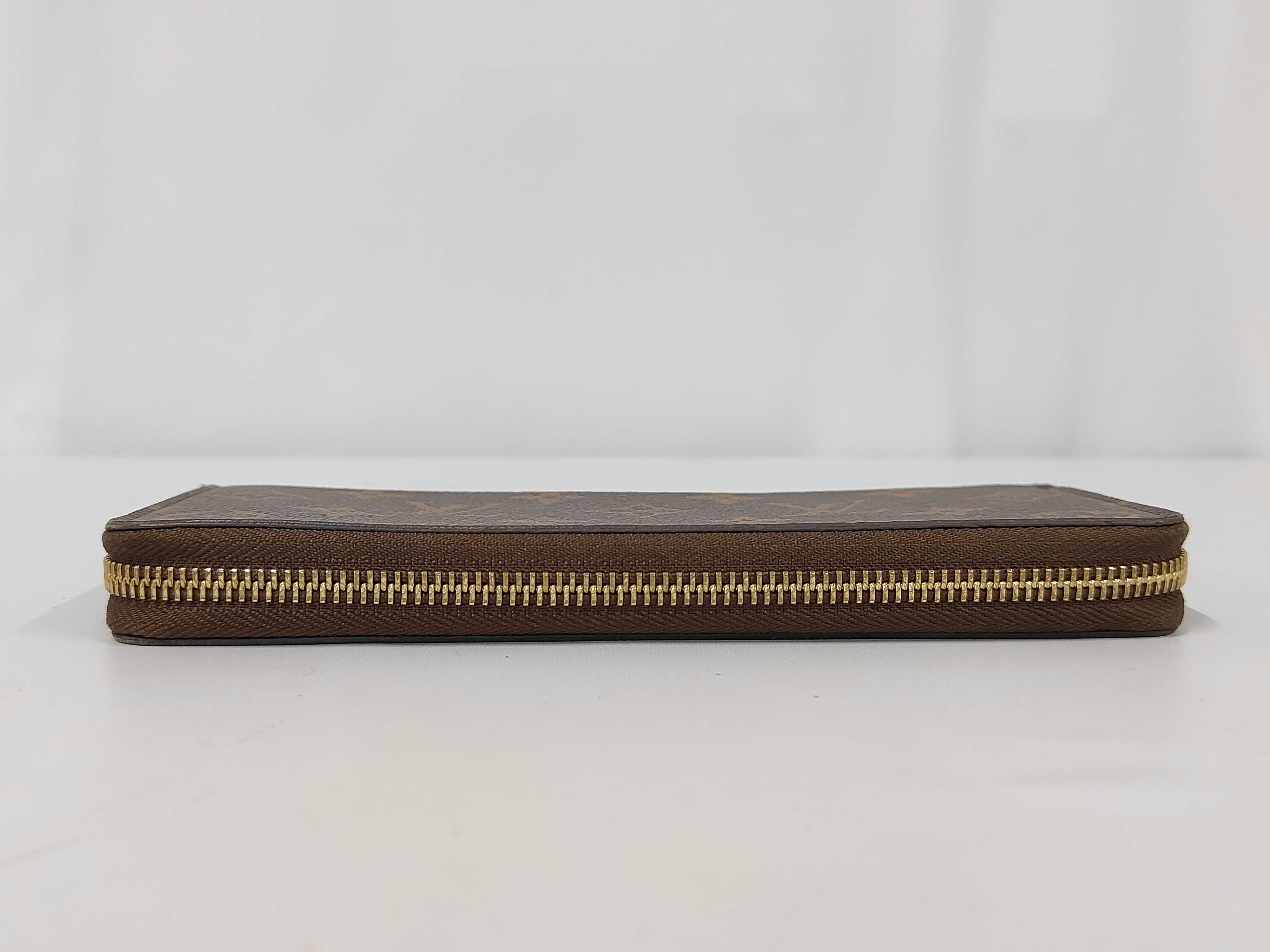 Wallet — view 6