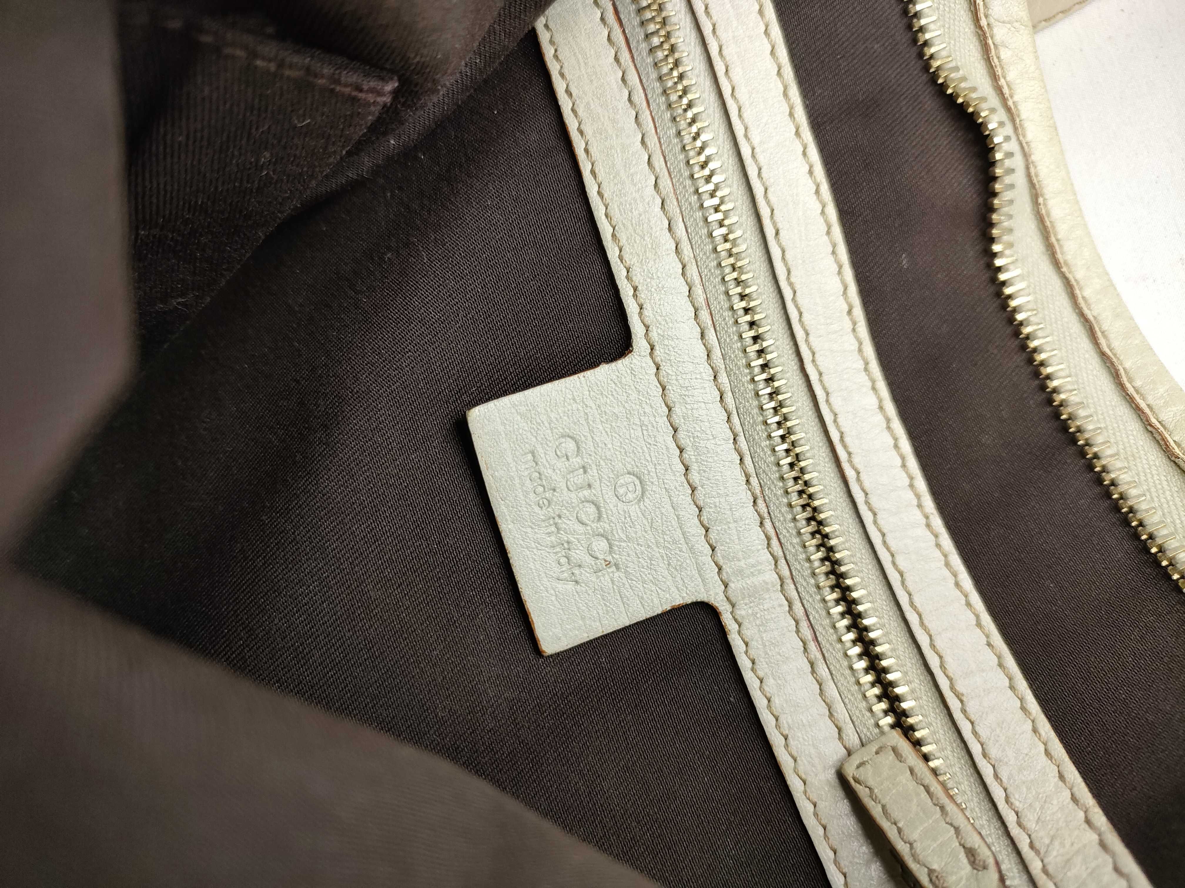 GG Canvas Shoulder Bag (White) — view 11