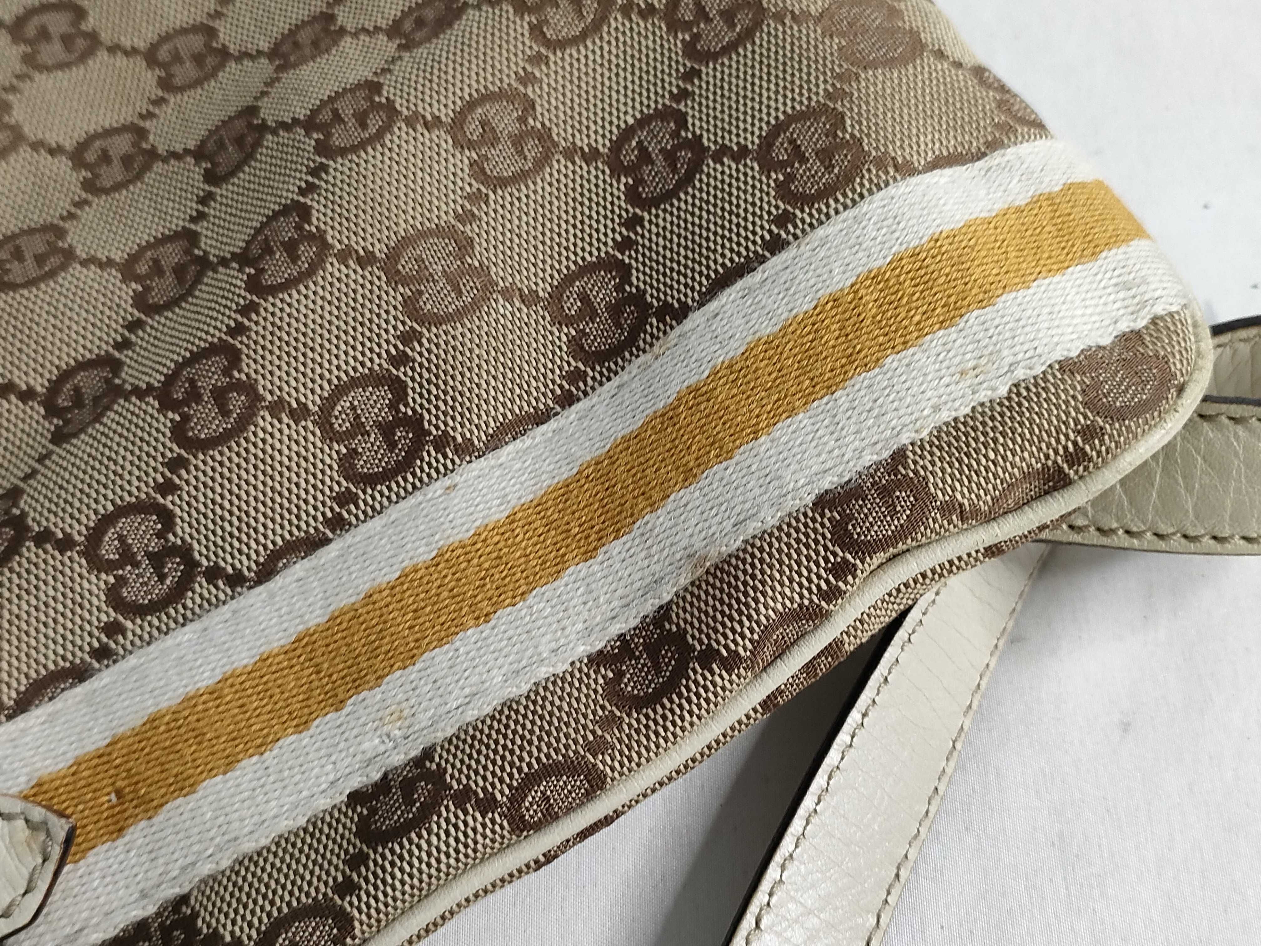 GG Canvas Shoulder Bag (White) — view 15