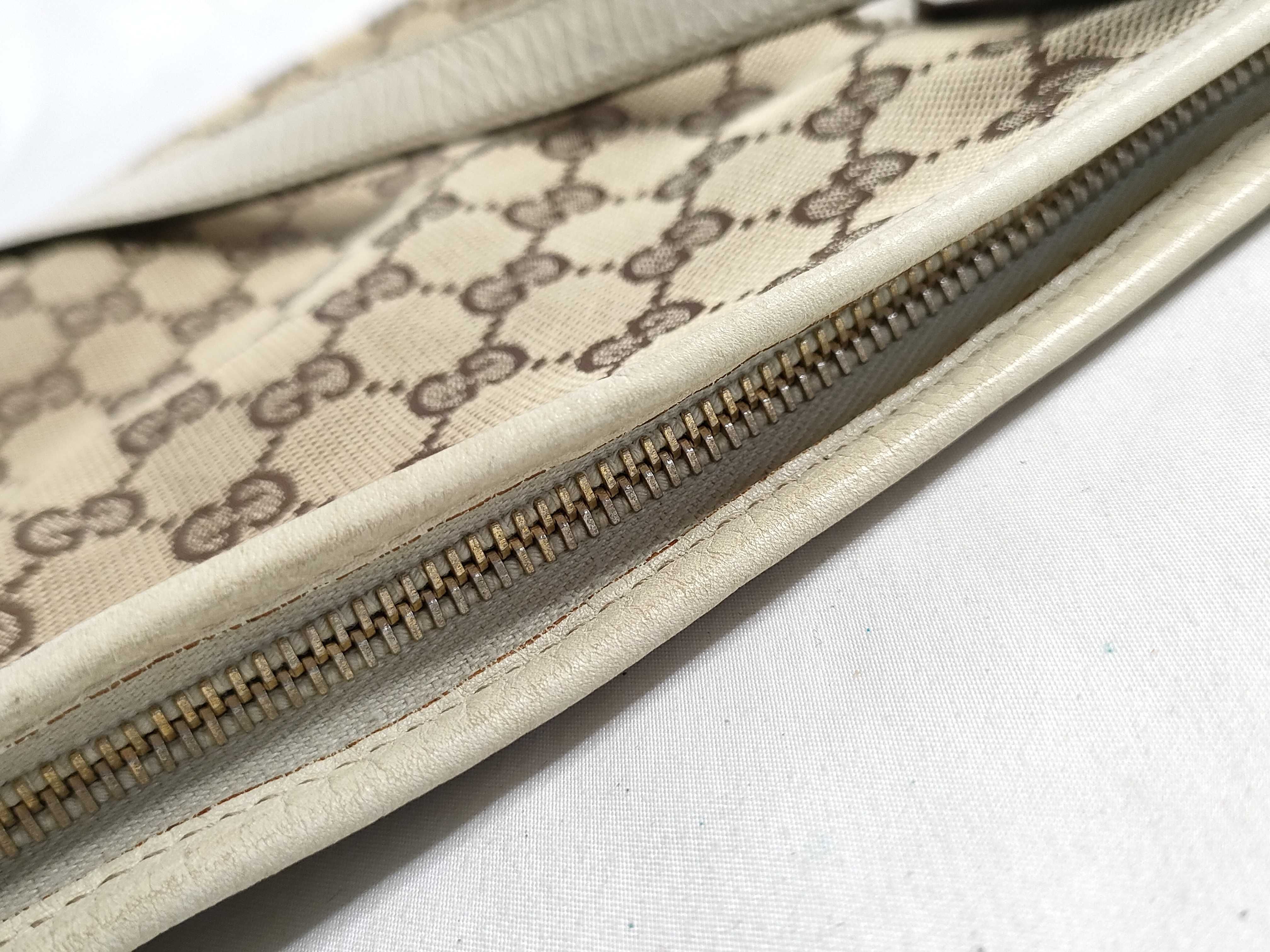 GG Canvas Shoulder Bag (White) — view 8