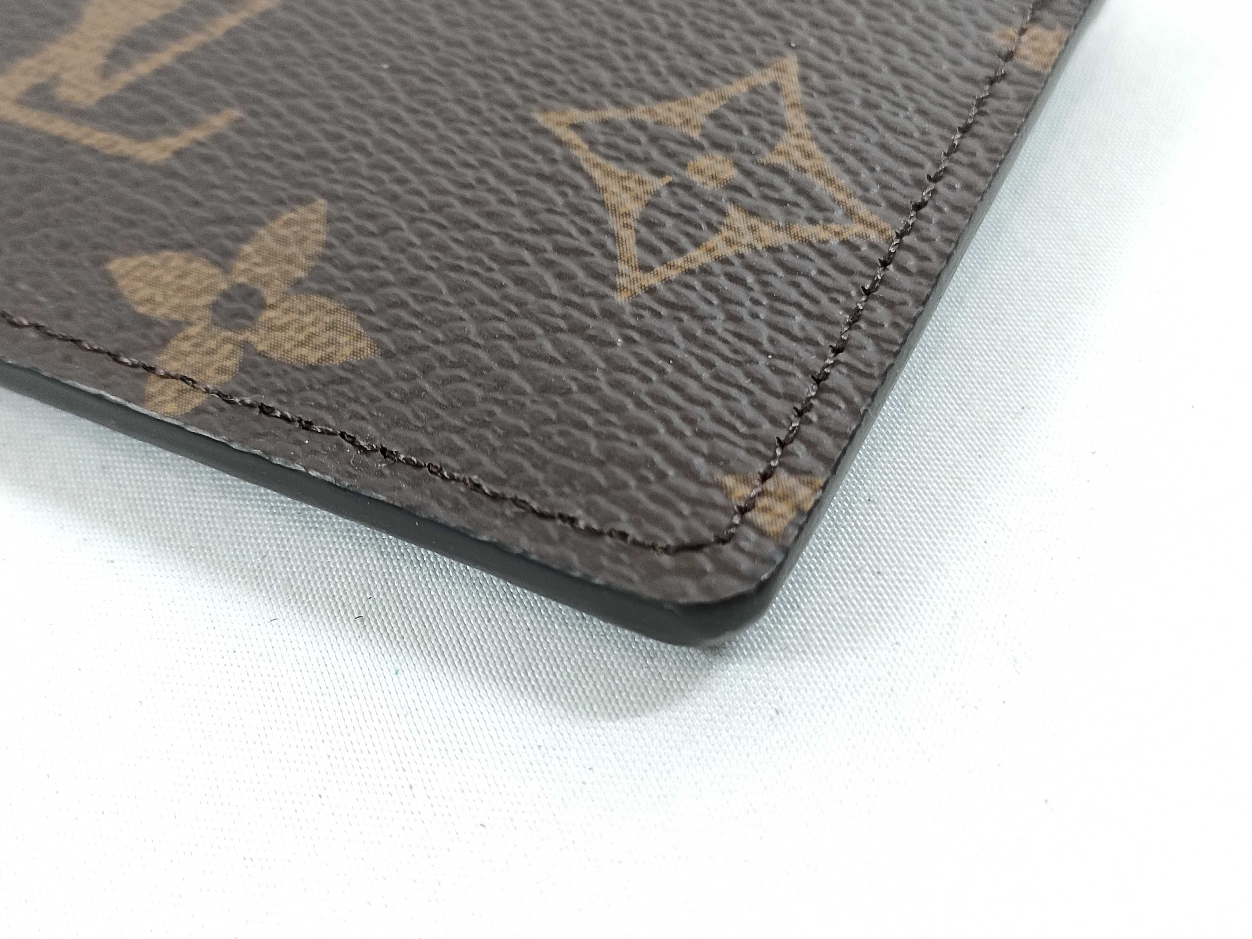 Monogram Louis Vuitton Card Case Porte Cartes Simple M61733 Card Case — view 3