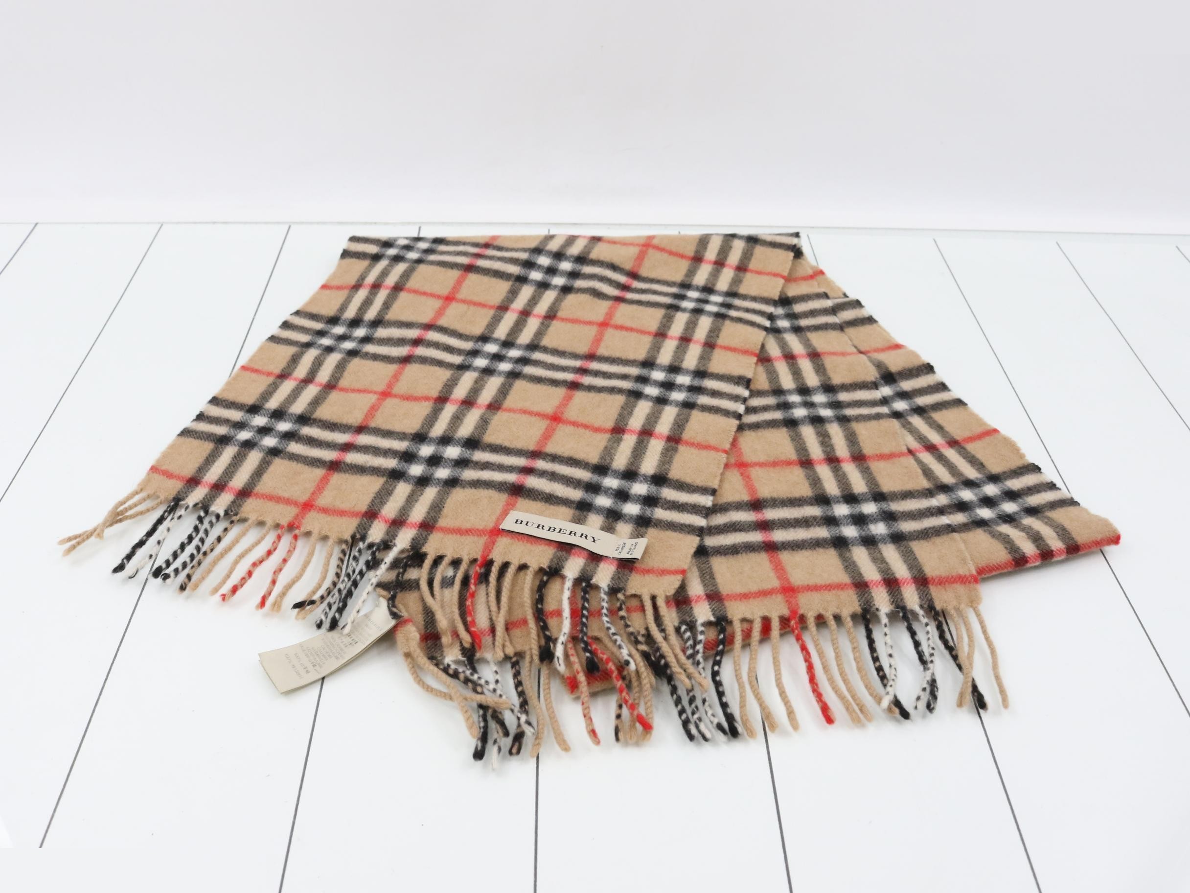 Cashmere accessories, scarves, and small items. — view 2
