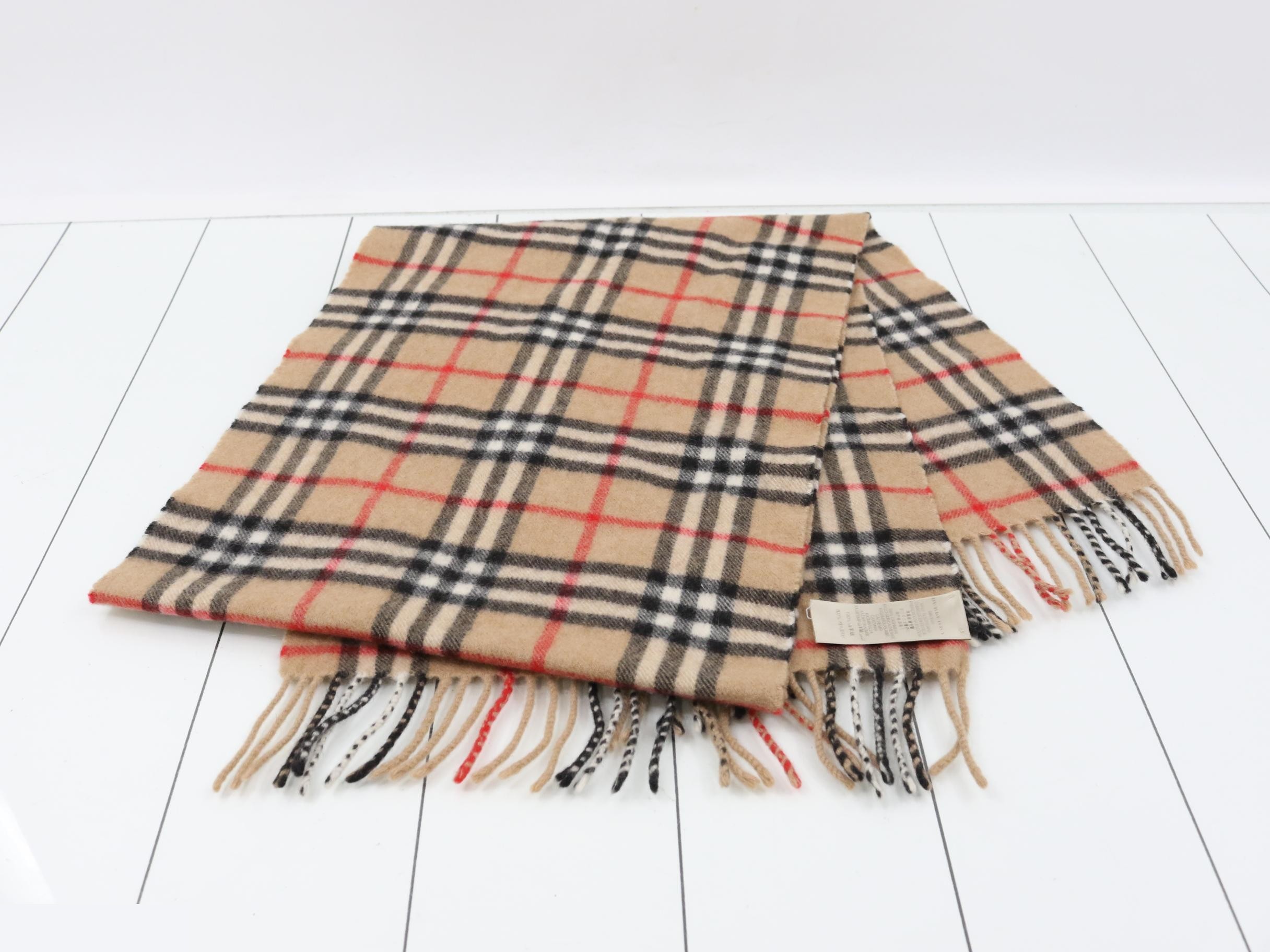 Cashmere accessories, scarves, and small items. — view 3