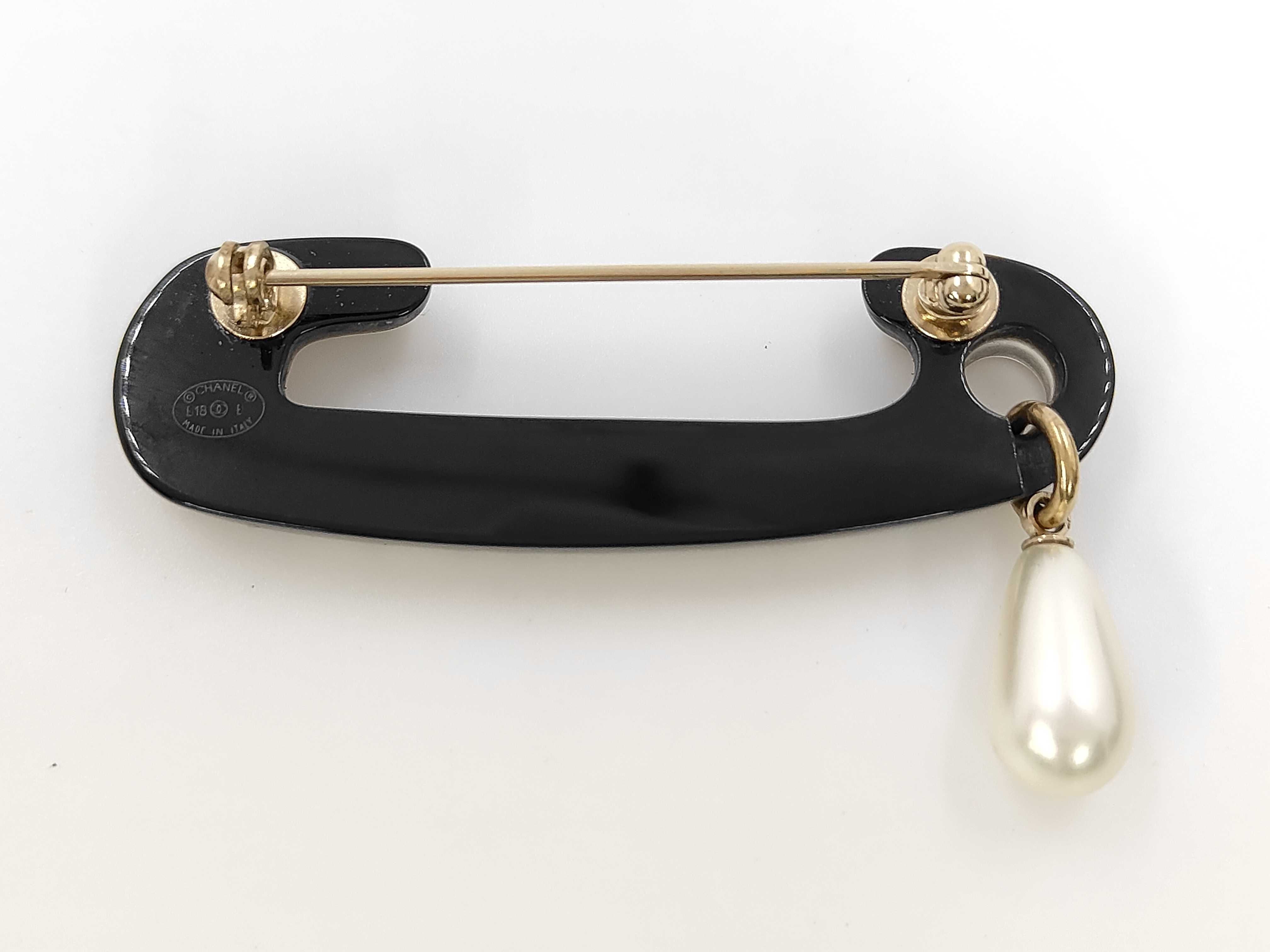 Coco Mark Pin Type B18 B Brooch — view 2