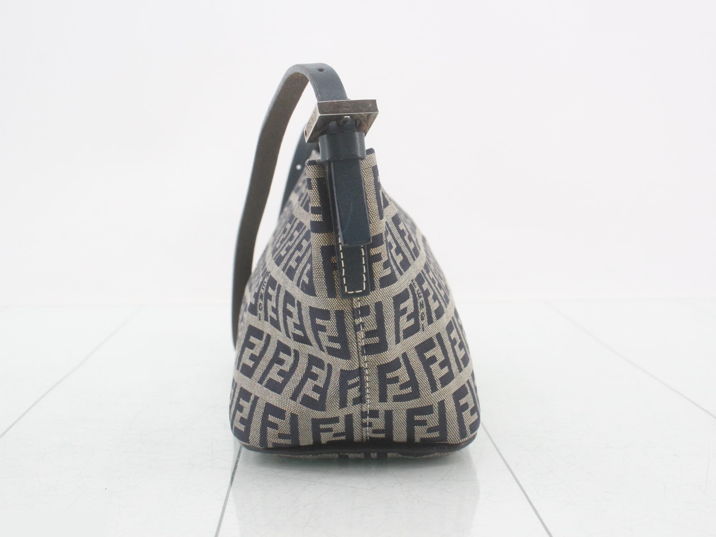 Zucchino Canvas One-Shoulder Bag — view 4