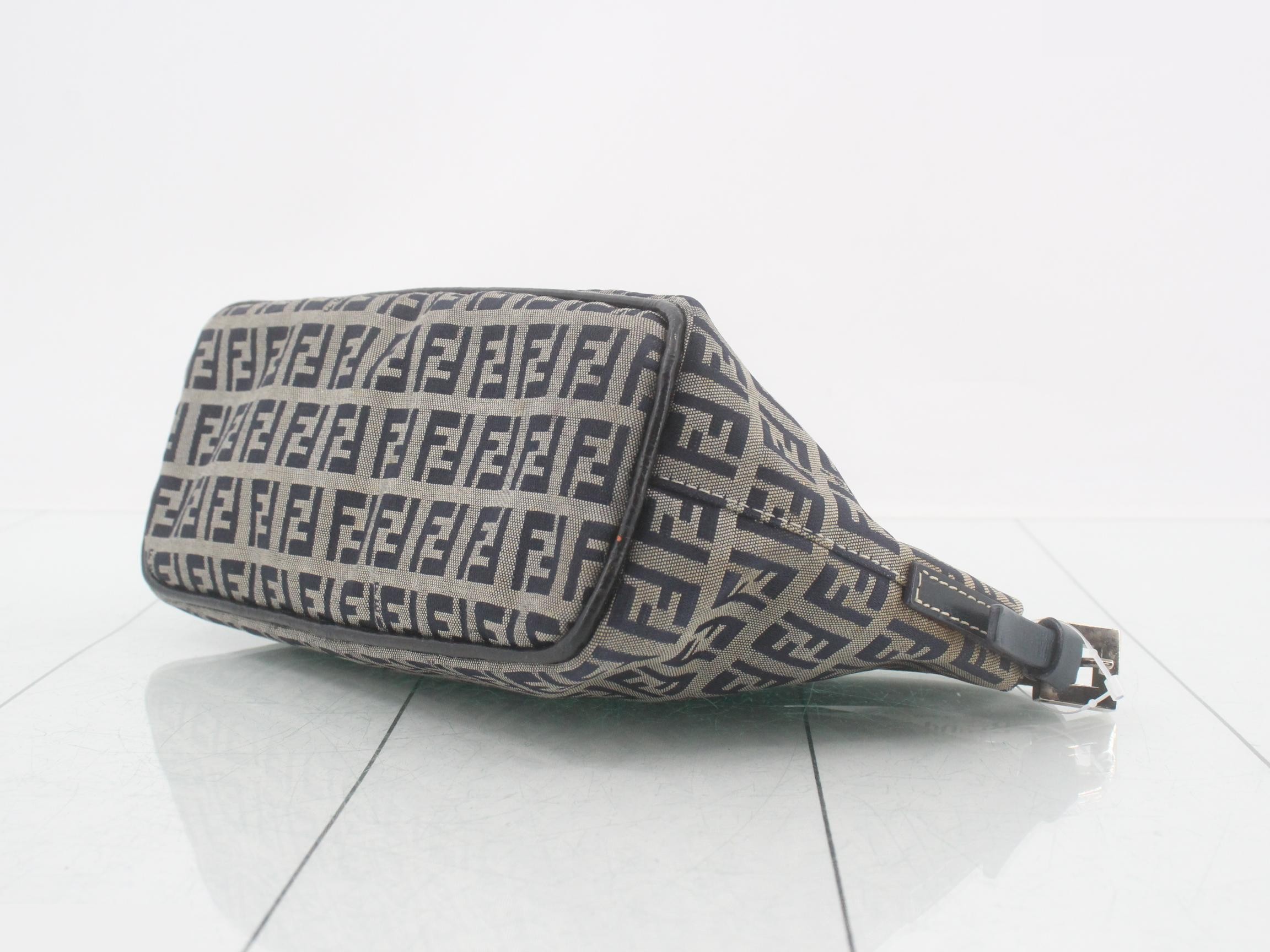 Zucchino Canvas One-Shoulder Bag — view 6