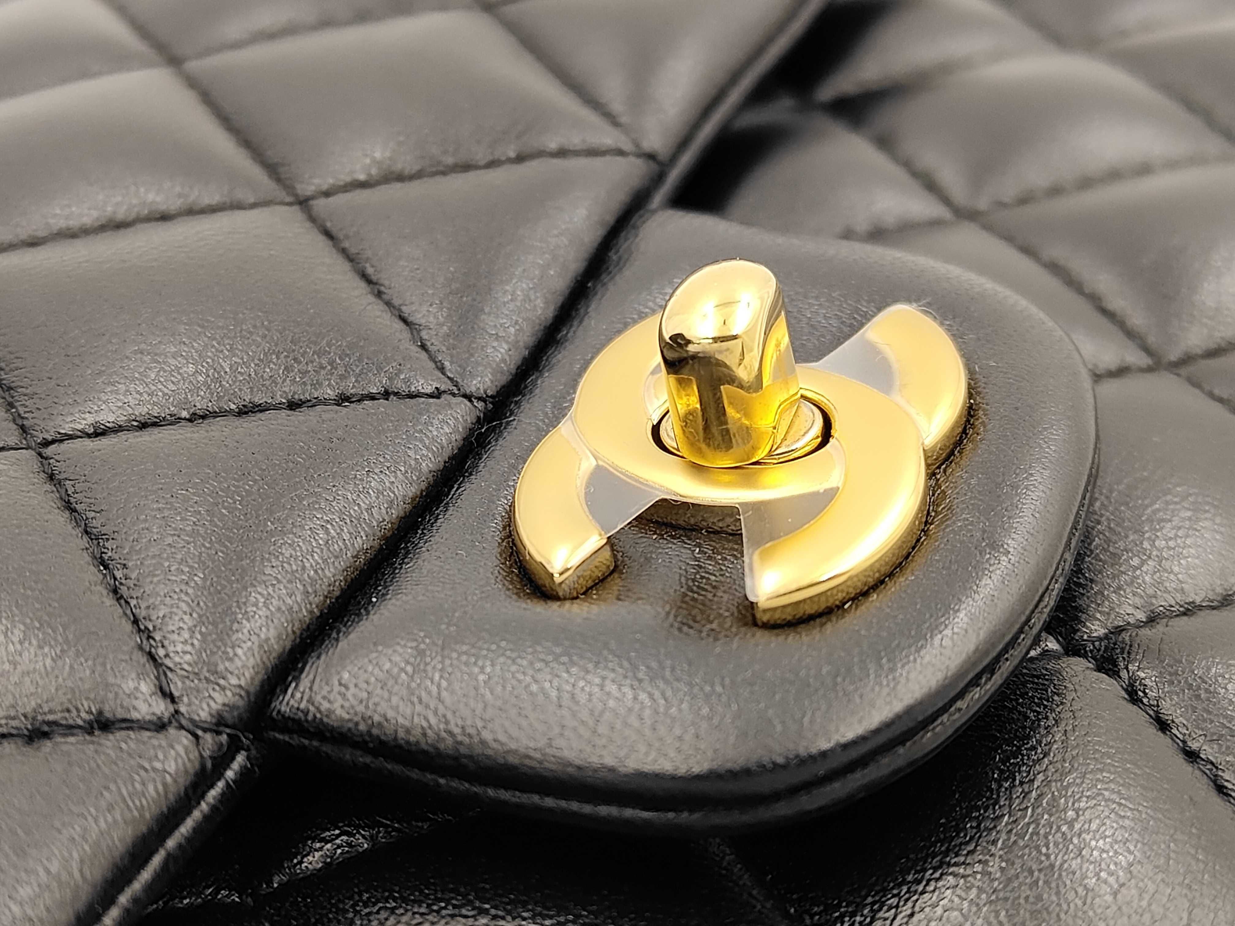 Matelassé 25cm Lambskin Shoulder Bag, Black with Gold Hardware, 31020413 — view 14